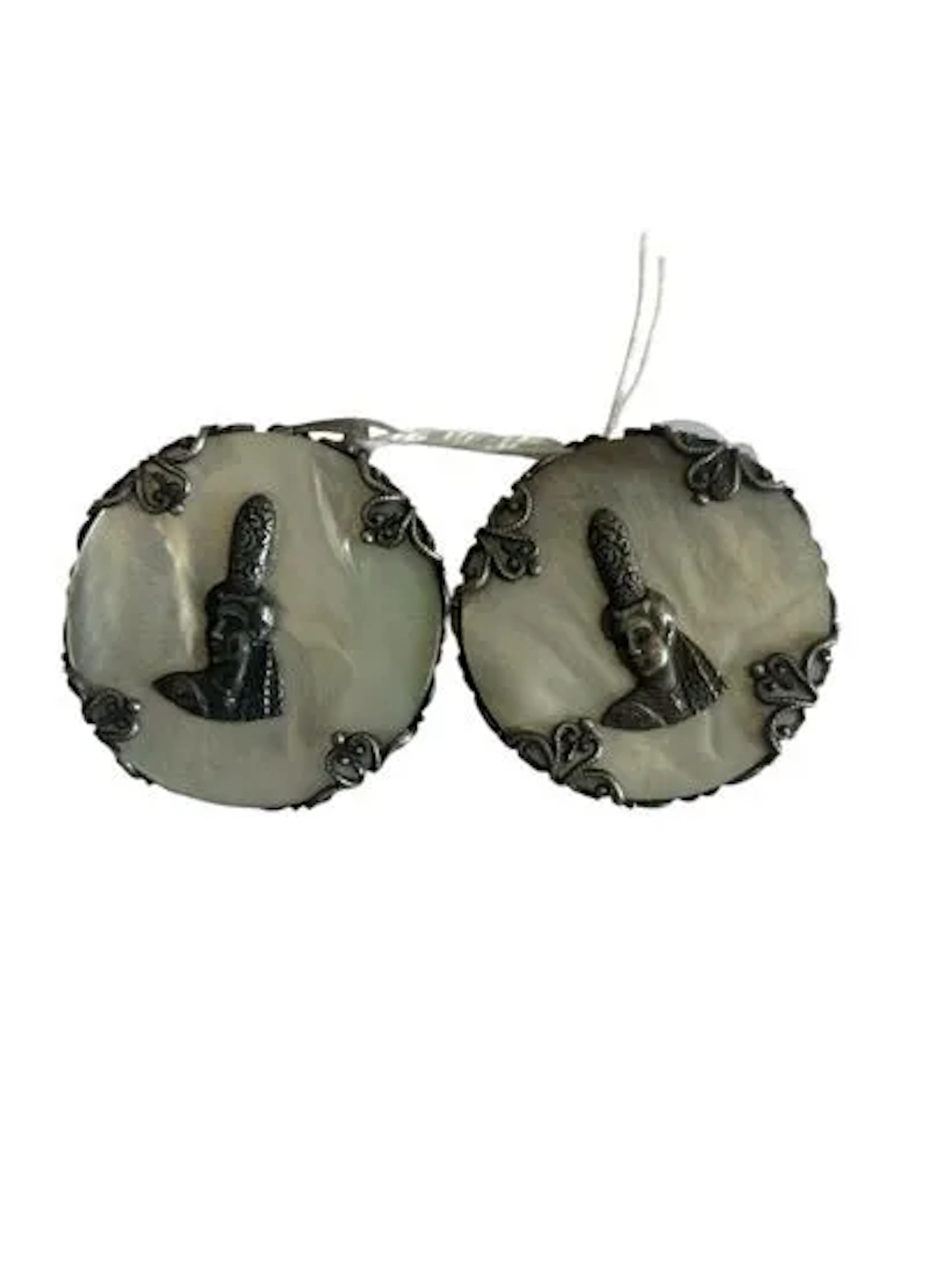 PENDENTIFS - Lot 30
