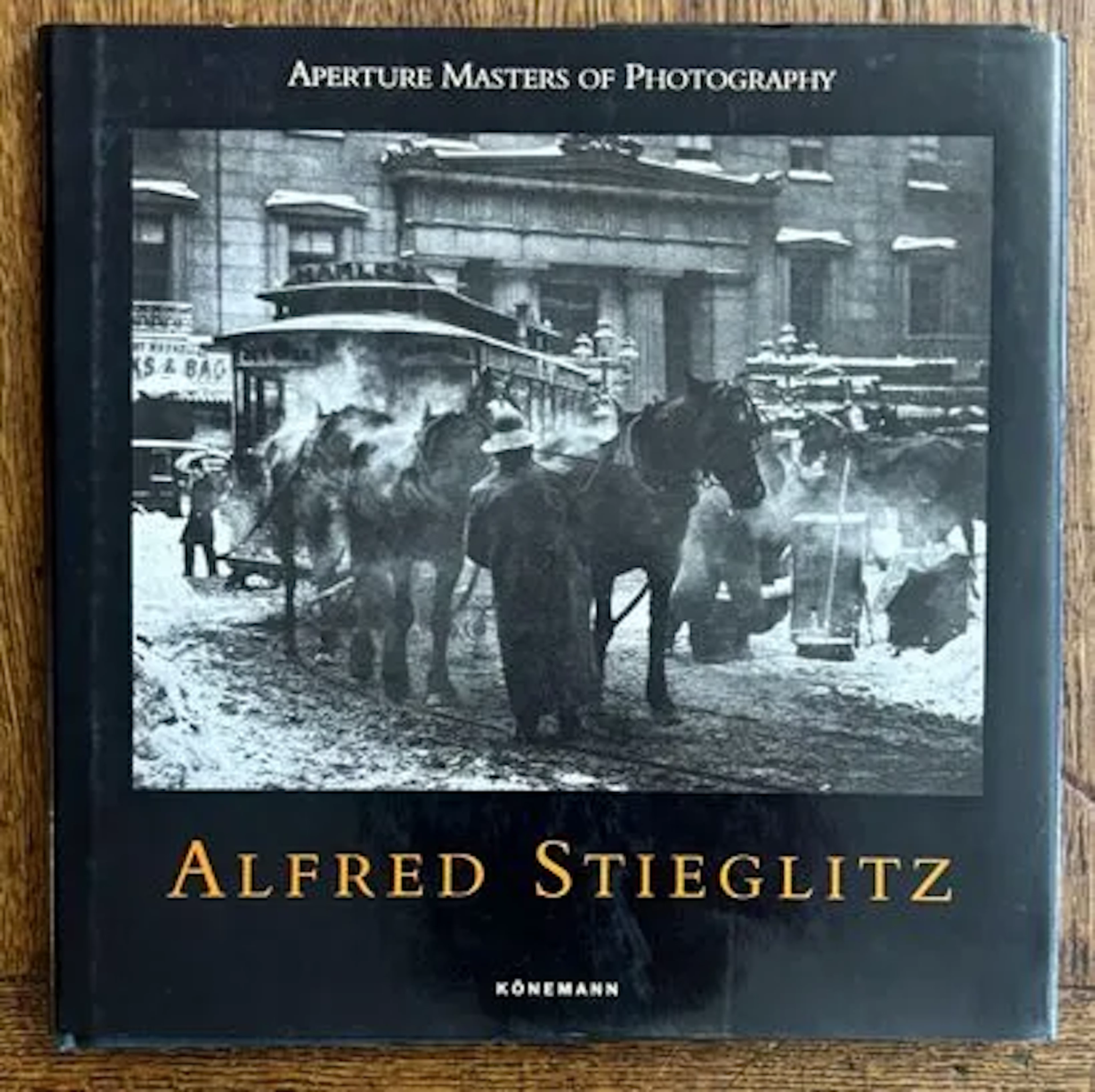 STIEGLITZ (Alfred) — APERTURE MASTERS OF PHOTOGRAPHY - Lot 285