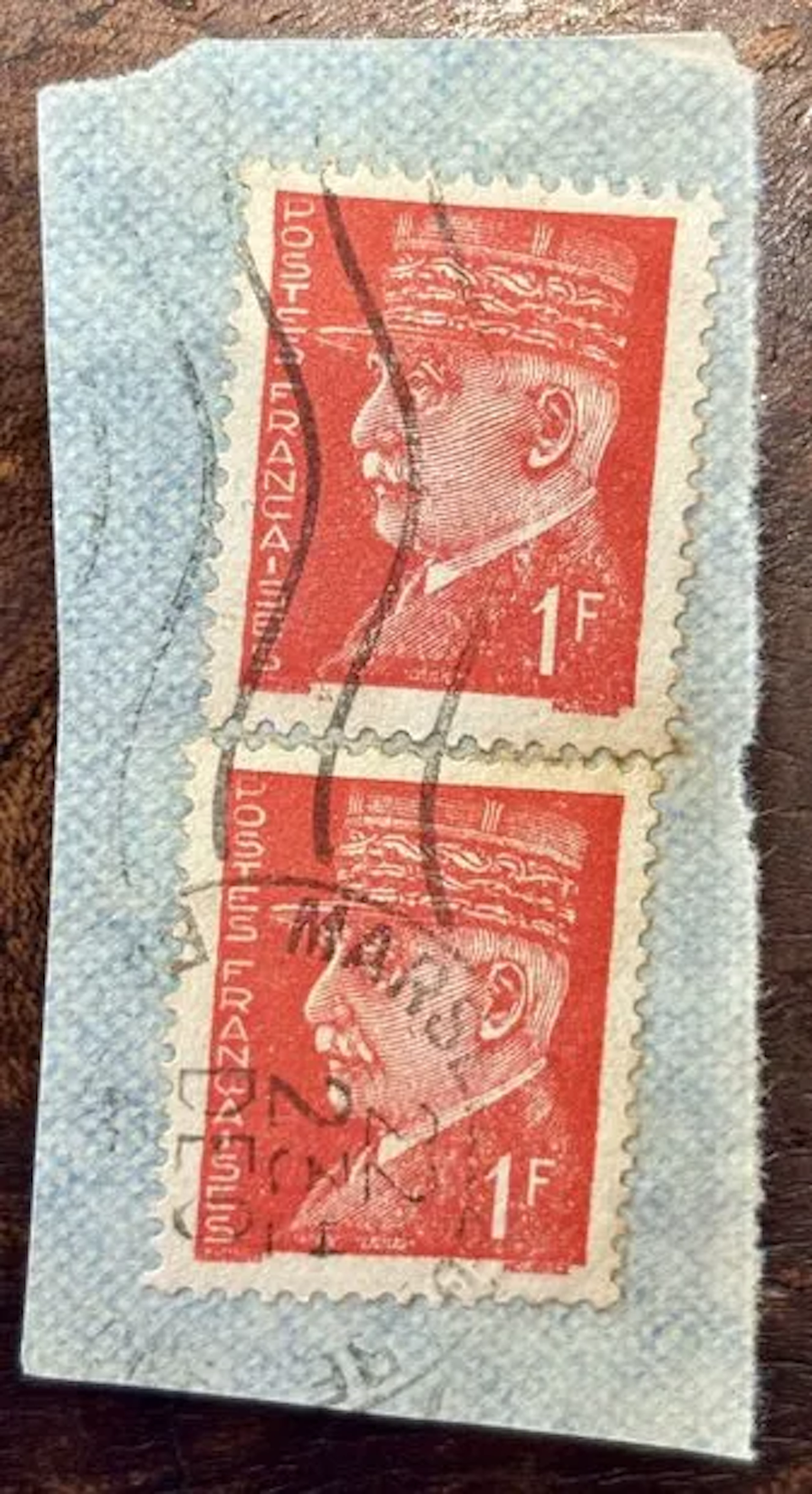 FRANCE — Type Paix 2 F + Pétain 1 F — Fragment perforé - Lot 140