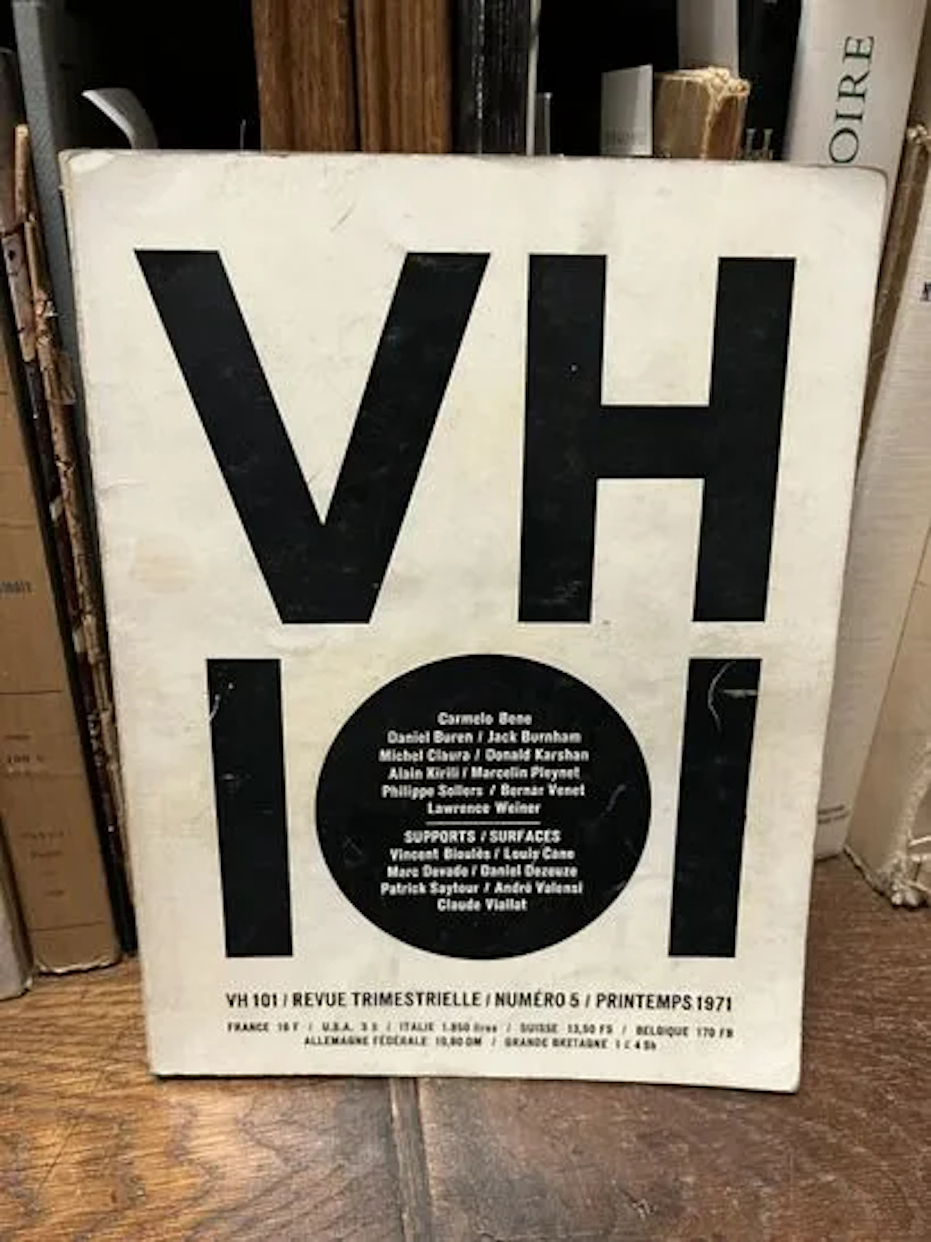 VH 101 — SUPPORTS/SURFACES - Lot 311