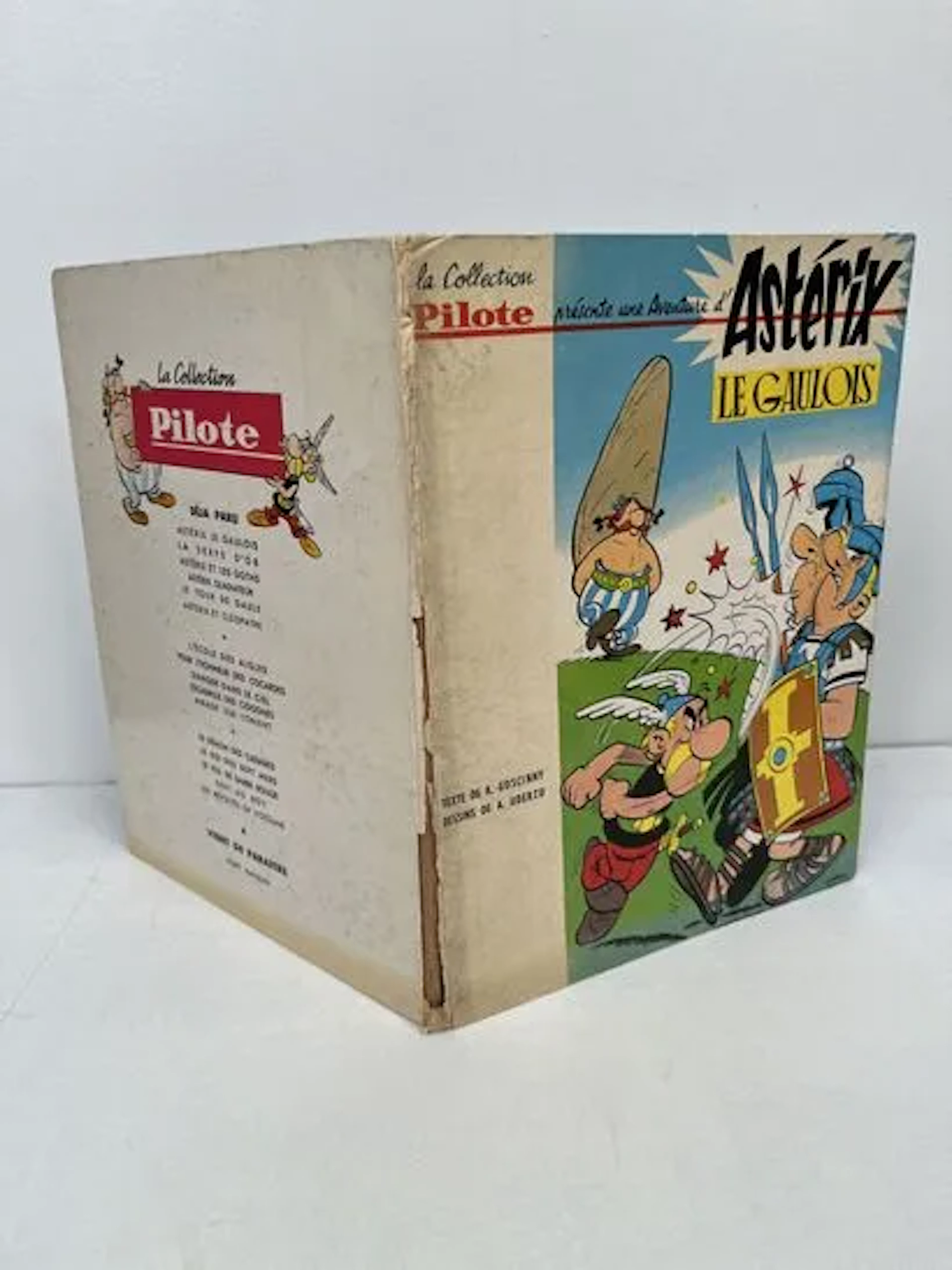 GOSCINNY (René) and UDERZO (Albert). Asterix the Gaul. Aster - Lot 135