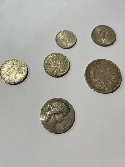 LOT OF SILVER COINS - Lot 143