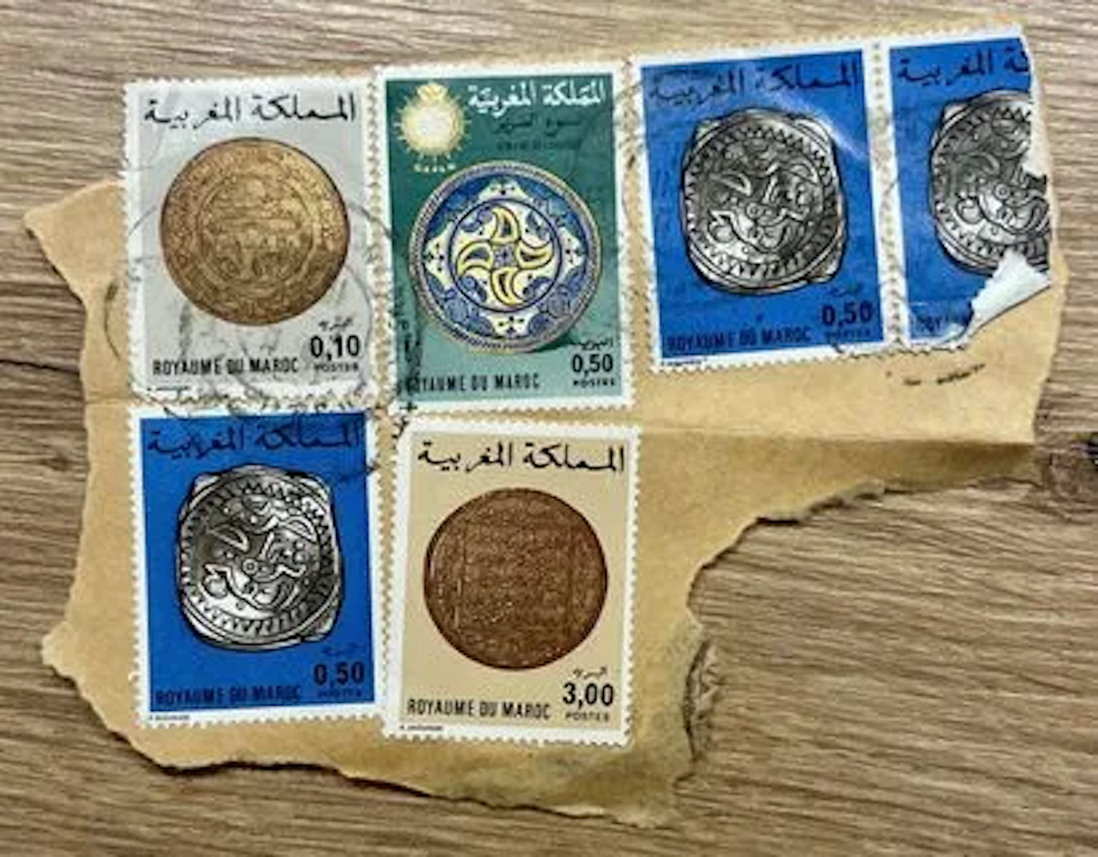 MOROCCO - Six stamps on a fragment, coins, and Blind Persons - Lot 78