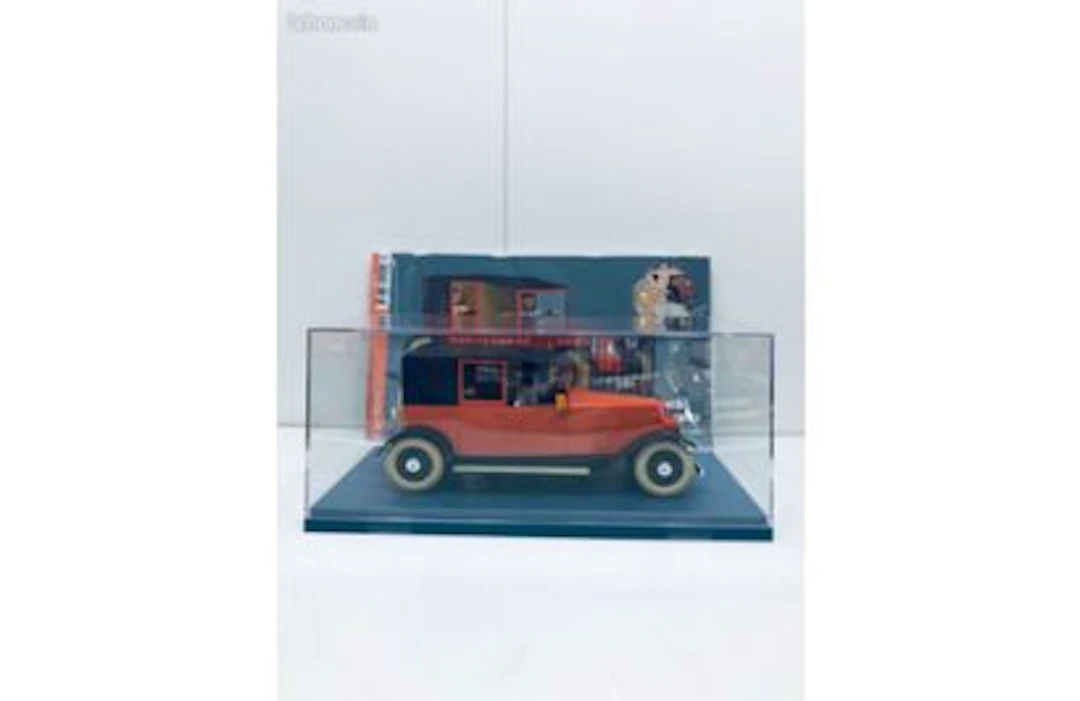 Voiture Tintin N°25 - Le Taxi rouge - Lot 260