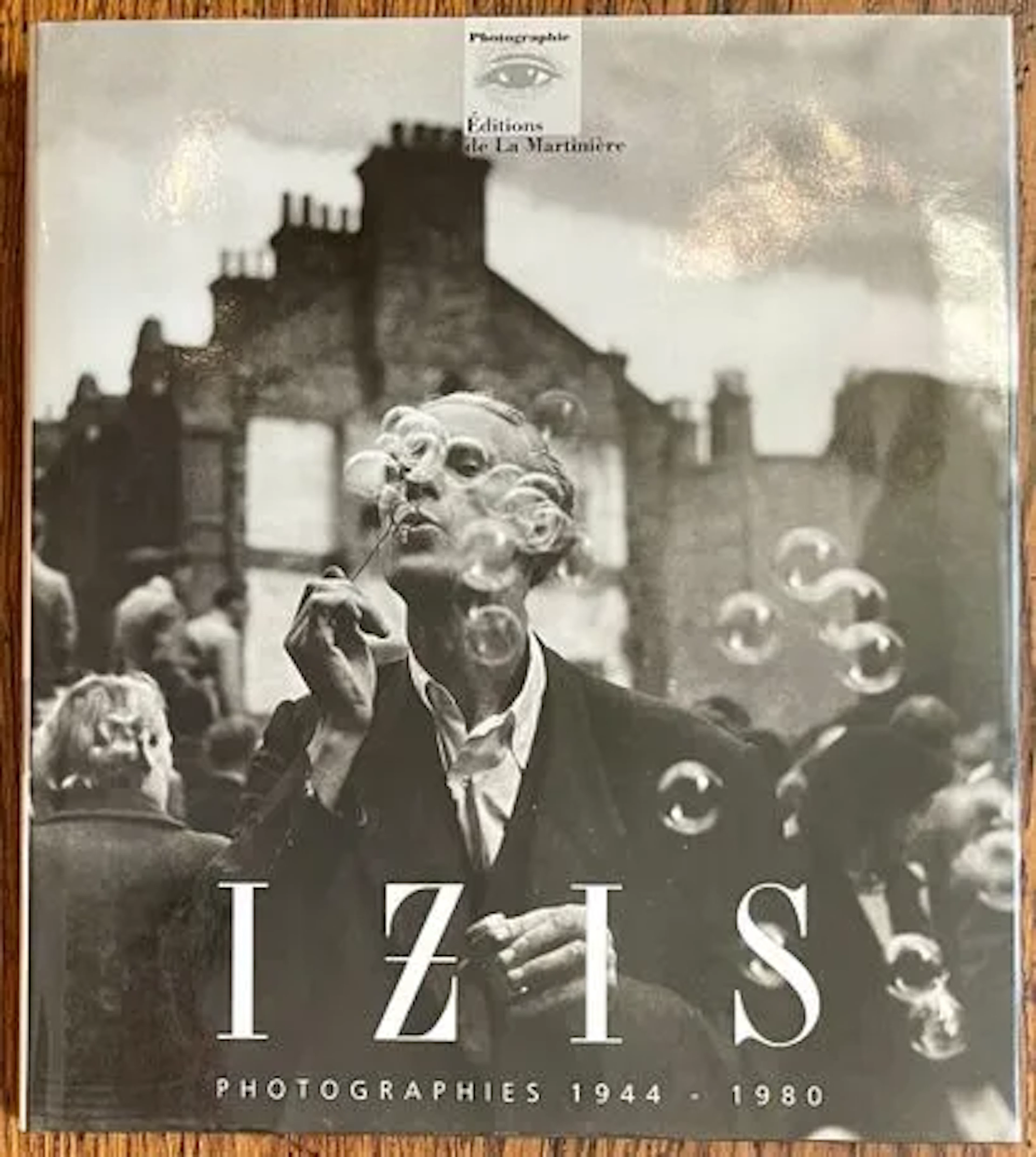 IZIS. - Lot 135