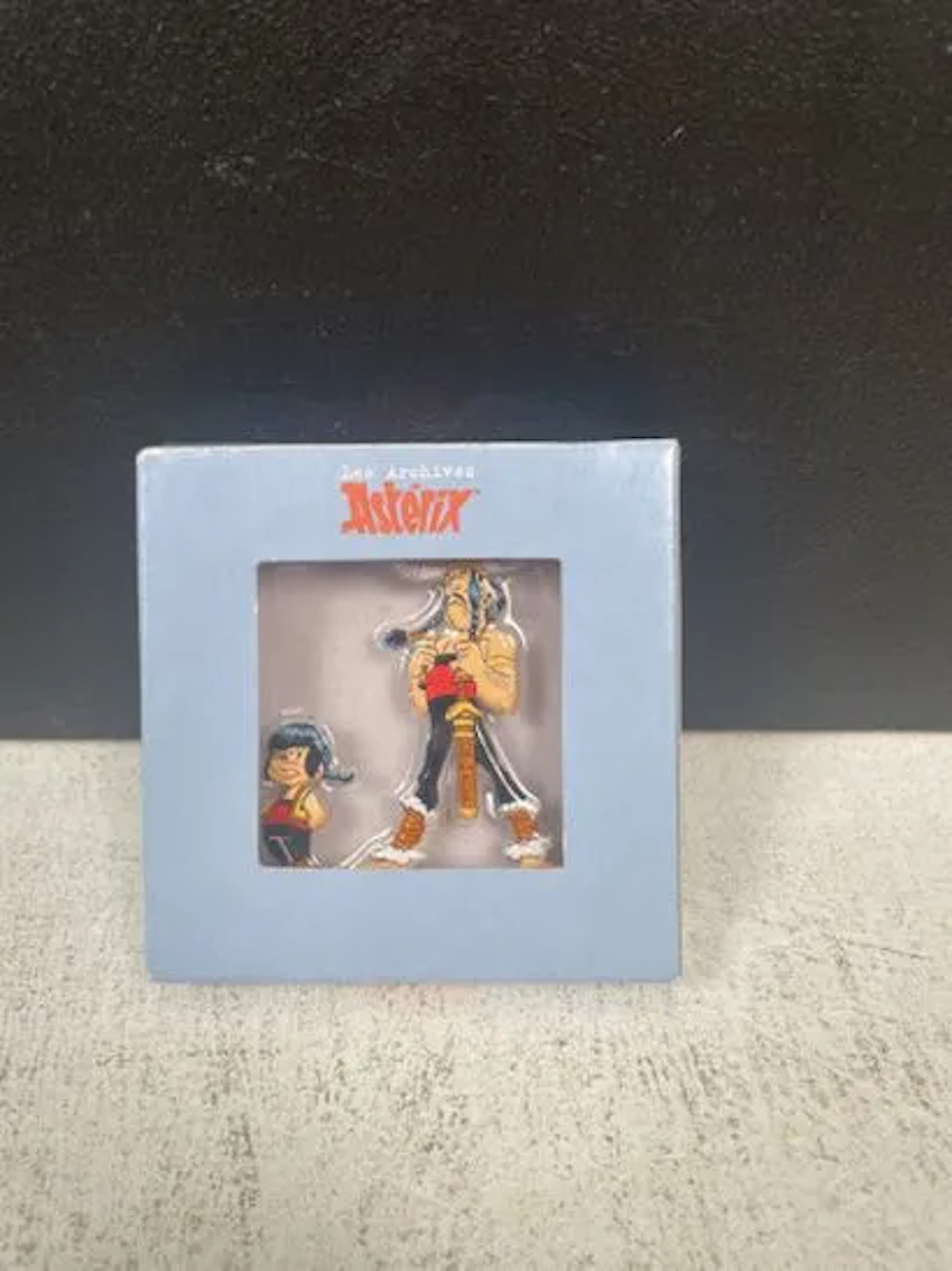 ASTÉRIX (Goscinny & Uderzo) - Flat metal figurine: Pepe - Lot 54