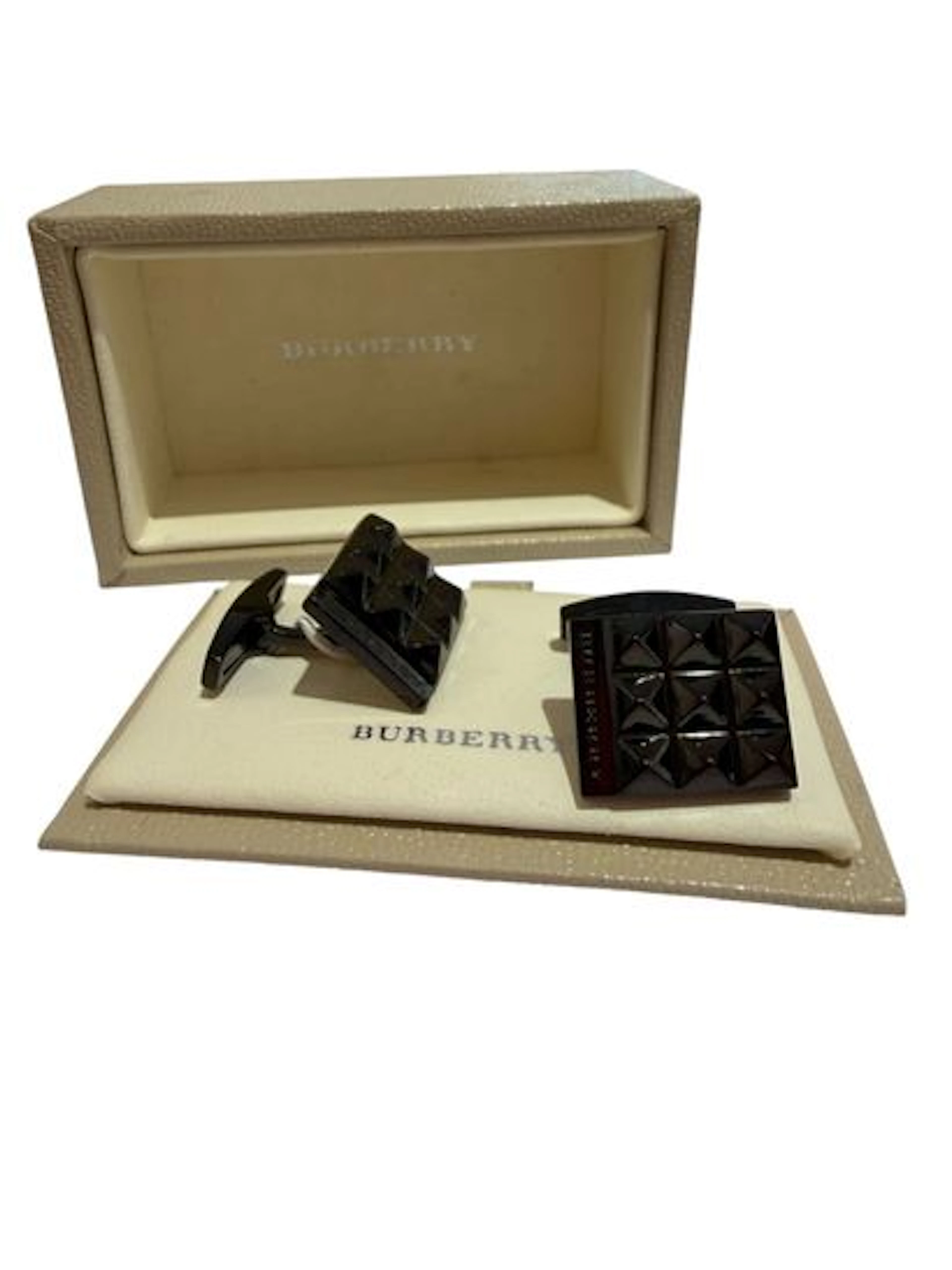 BURBERRY - Lot 306