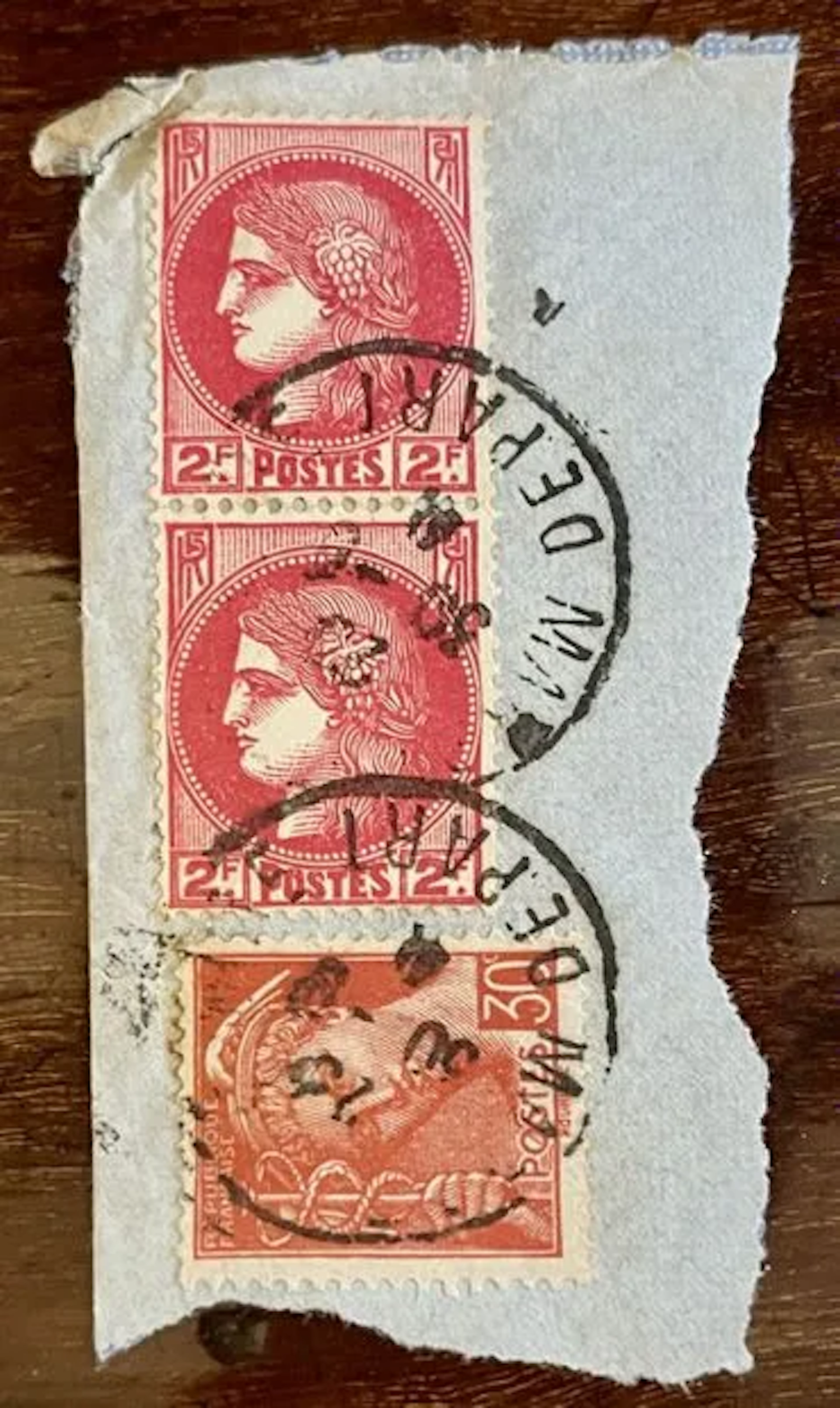 FRANCE — PEACE ISSUE, 2 F RED — PAIR + SUPPLEMENTARY STAMP O - Lot 22