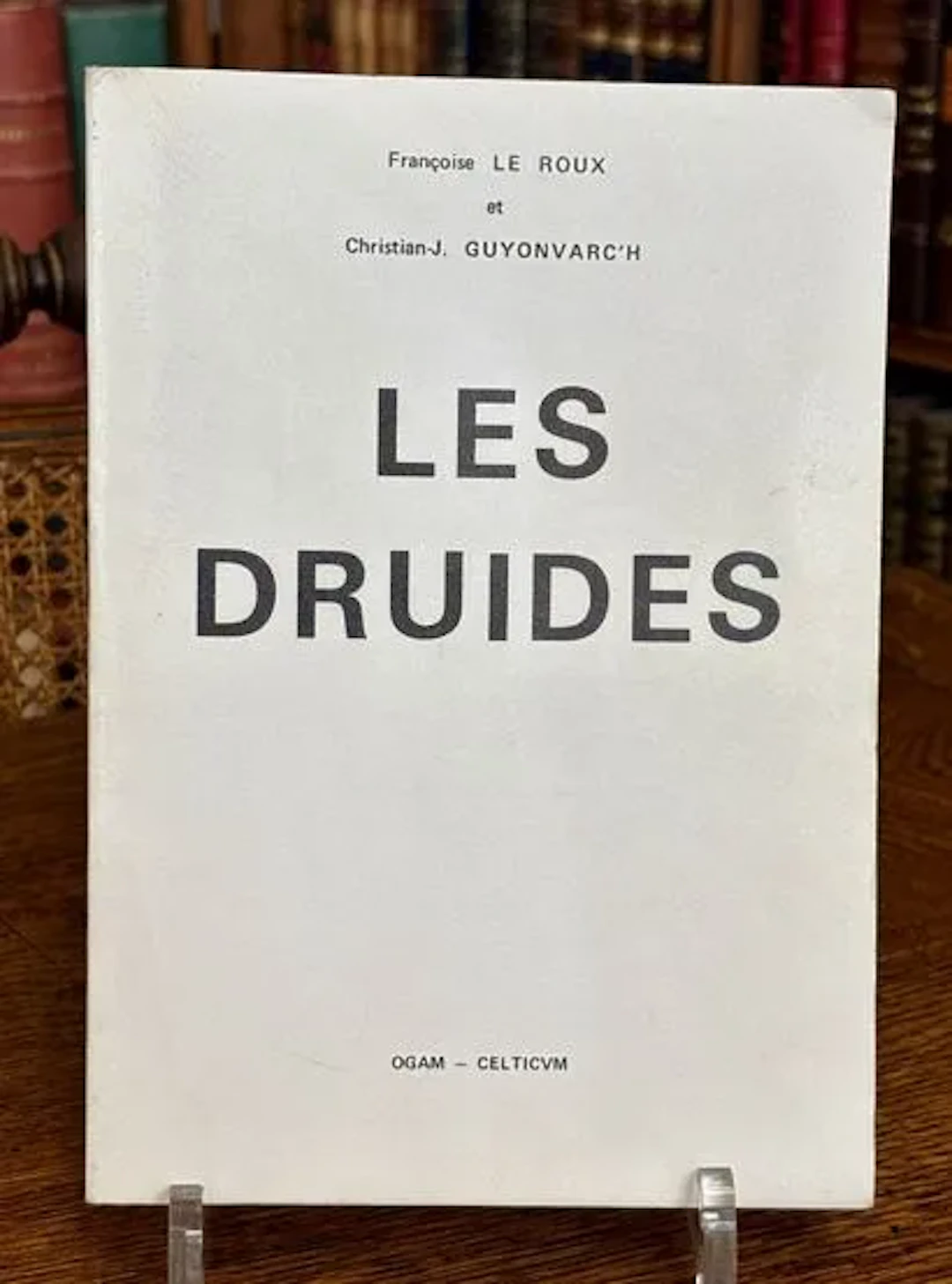 LE ROUX & GUYONVARC'H — Les Druides — Ogam-Celticum, 1982 - Lot 161