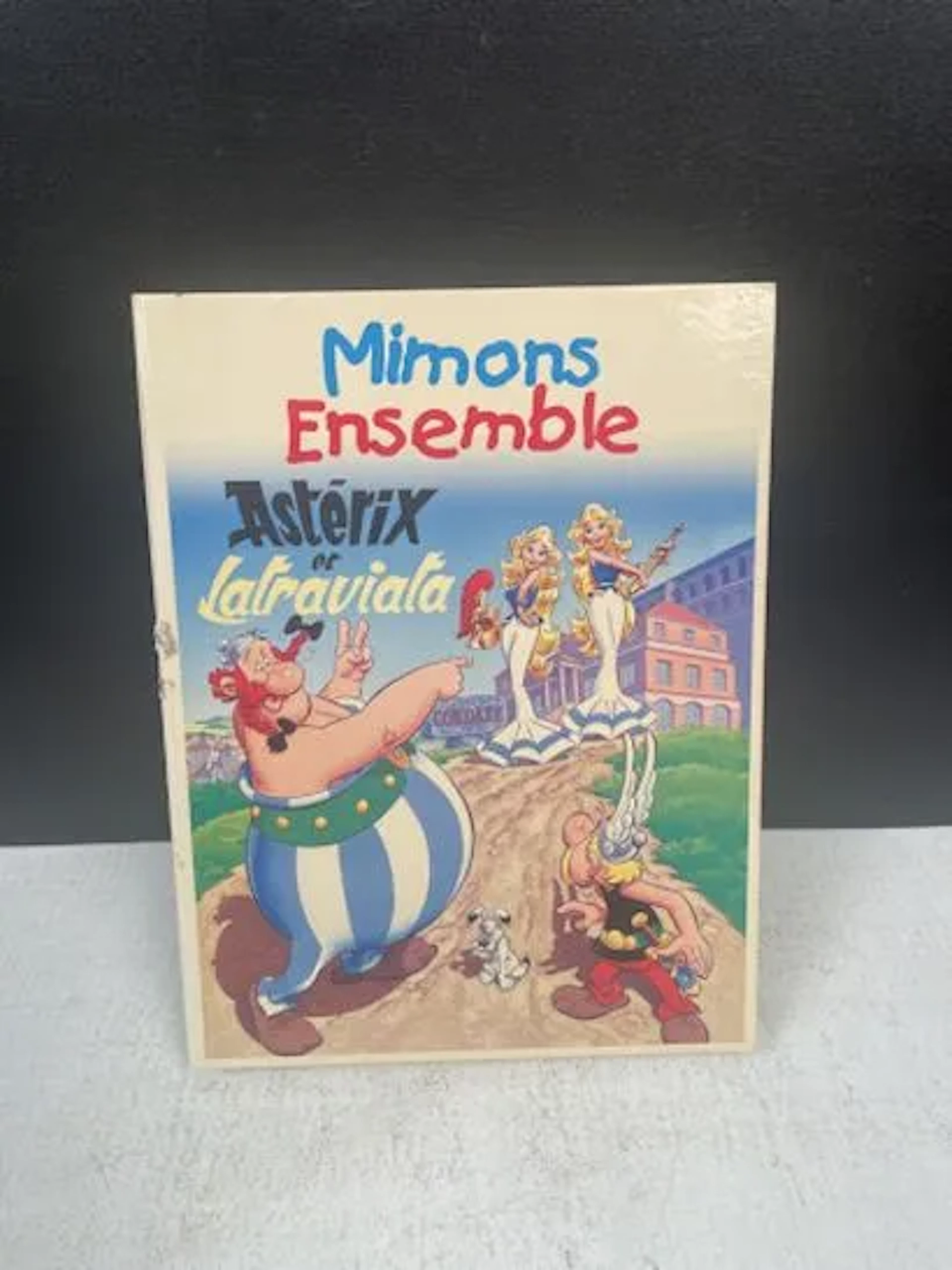 ASTÉRIX (Uderzo) - Let’s Play Together: Asterix and Latravia - Lot 30