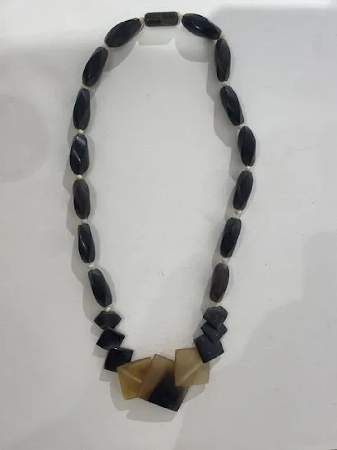 ASIA NECKLACE - Lot 116