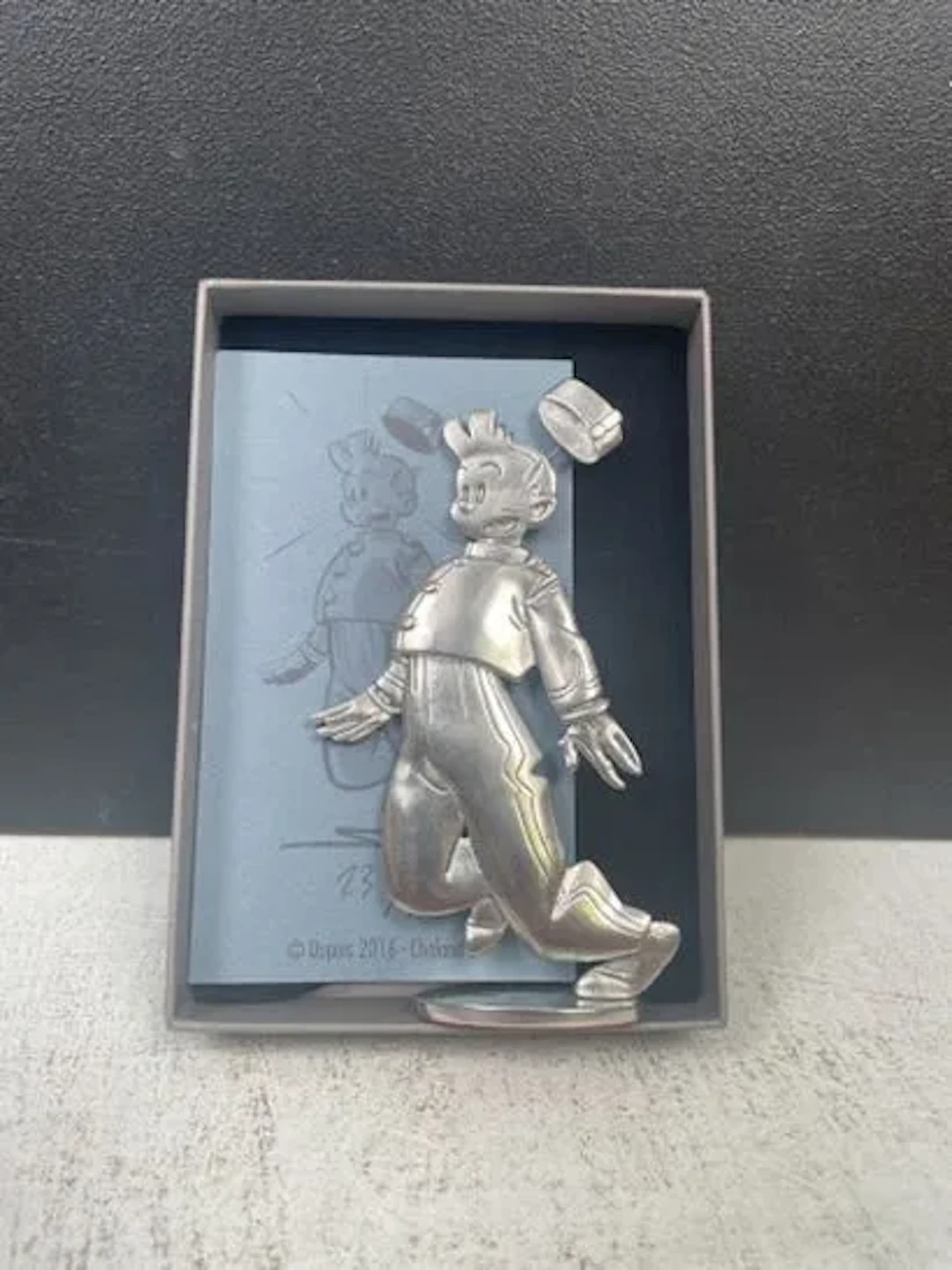 SPIROU (Yves Chaland) - Figurine en étain : Spirou qui court - Lot 203
