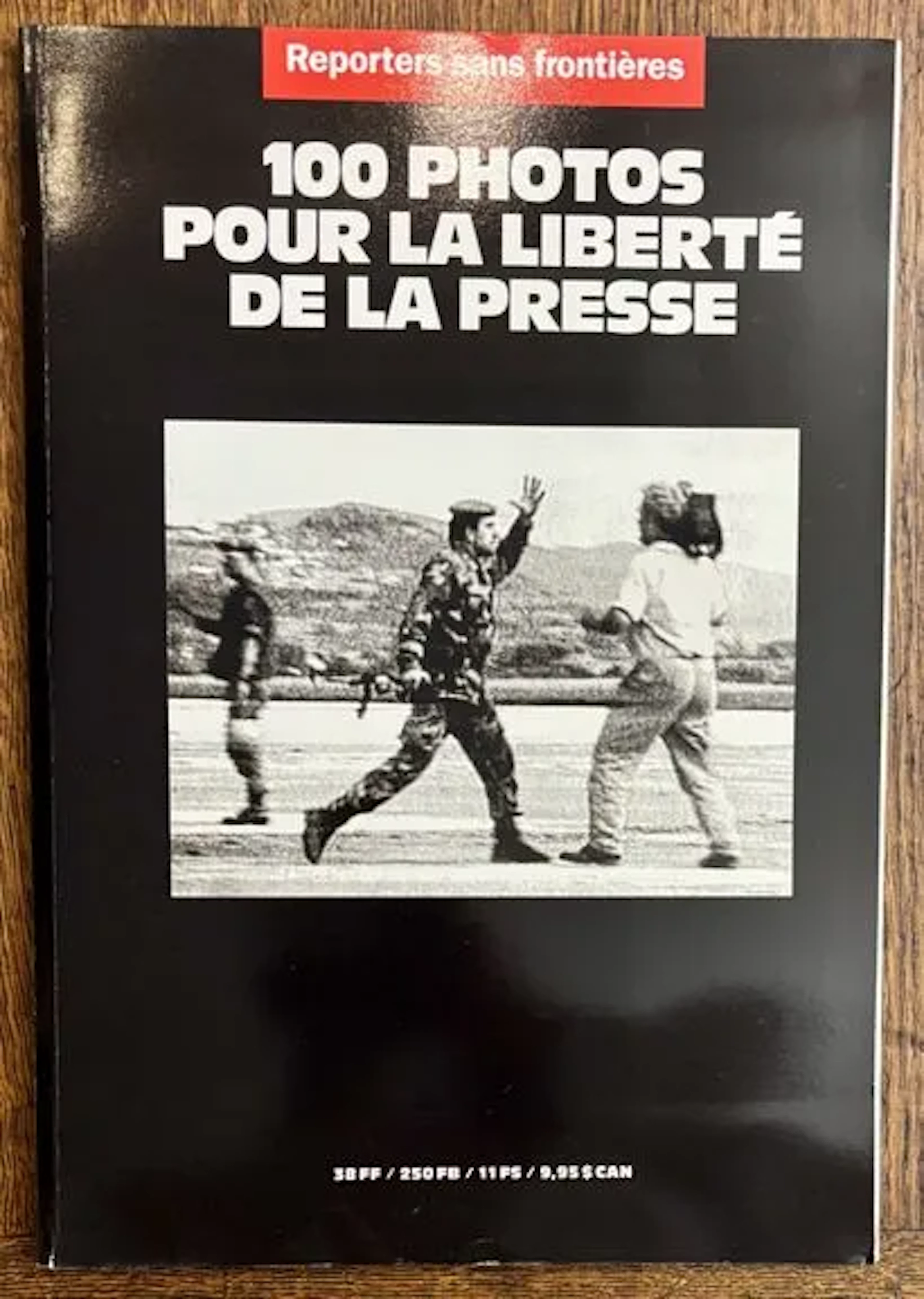 REPORTERS WITHOUT BORDERS — 100 PHOTOS FOR PRESS FREEDOM — 1 - Lot 249