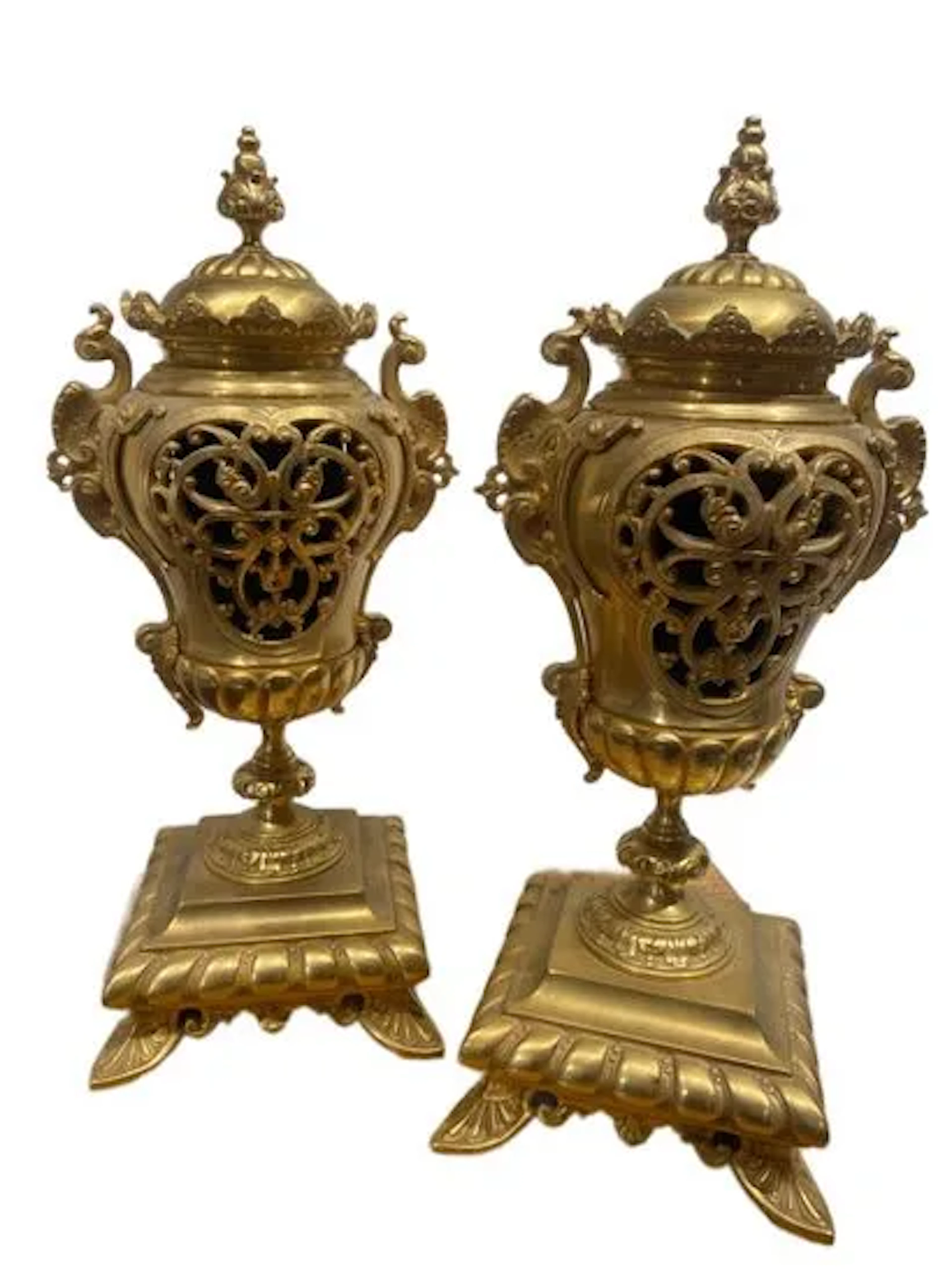 PERFUME-BURNER CASSOLETTES - Lot 236