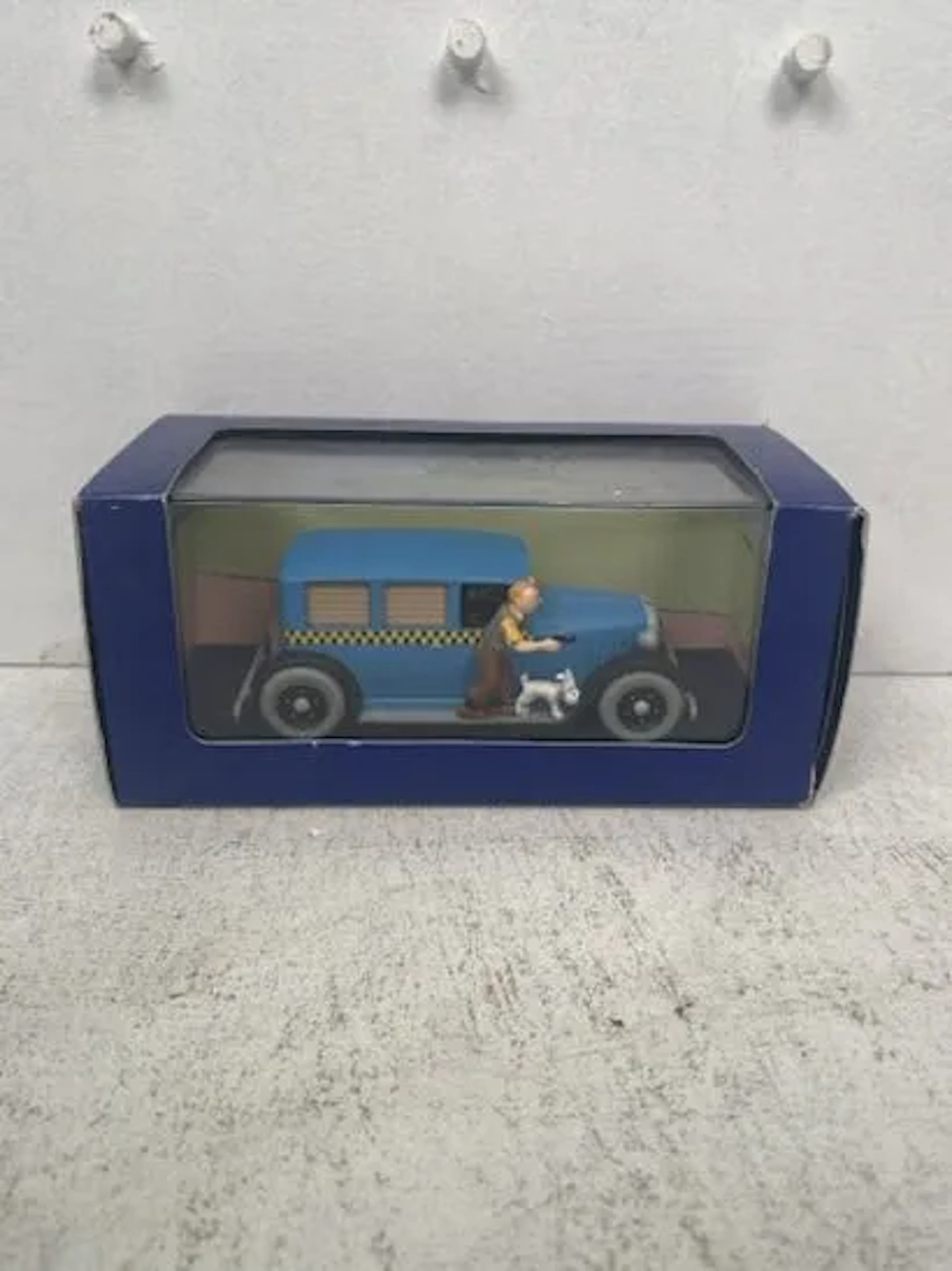 1/43 Scale Tintin Car "The Blue Taxi" - Tintin in America - - Lot 283