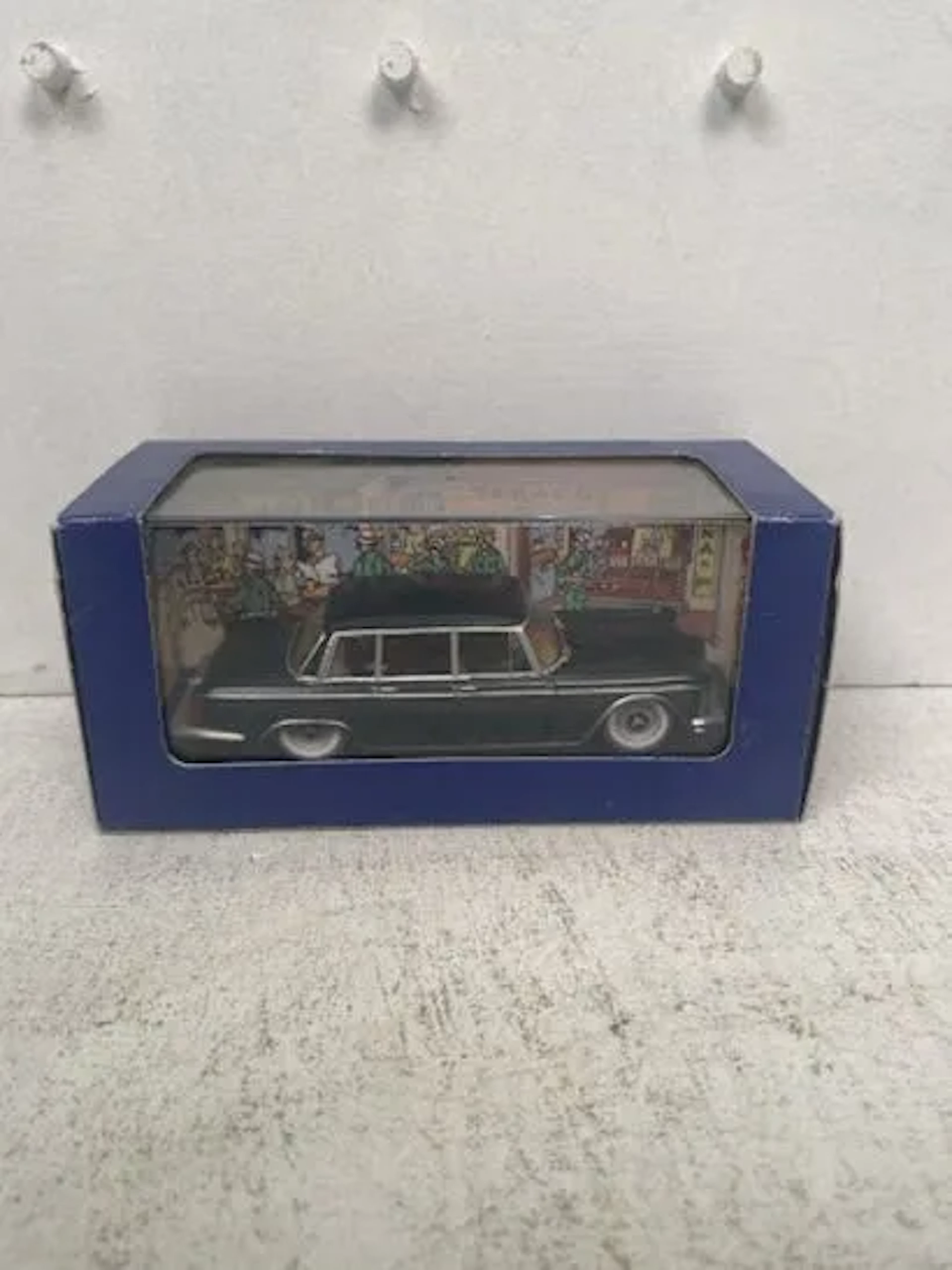 Voiture 1/43 Tintin "La Limousine Gouvernementale" - Tintin - Lot 276