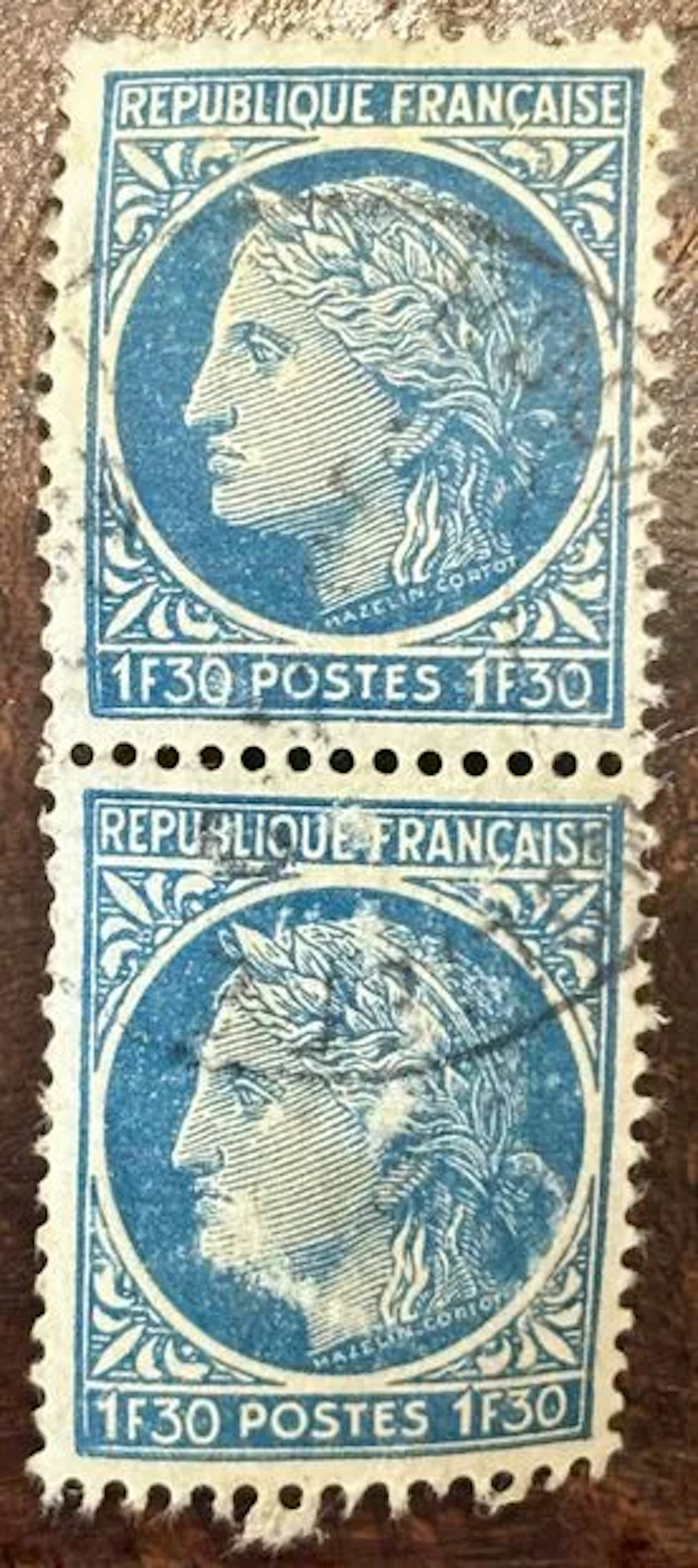 FRANCE — Cérès — 1,30 F bleu — paire verticale - Lot 82