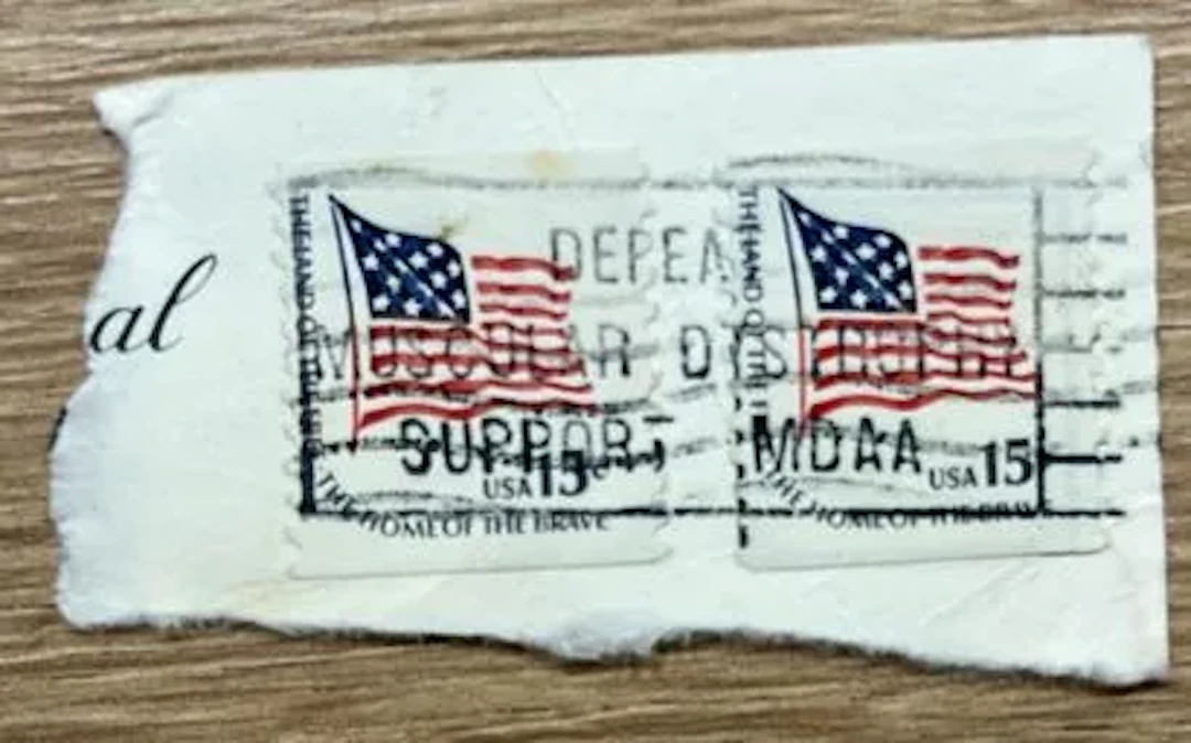 UNITED STATES - American flag, pair of 15-cent stamps - Lot 7