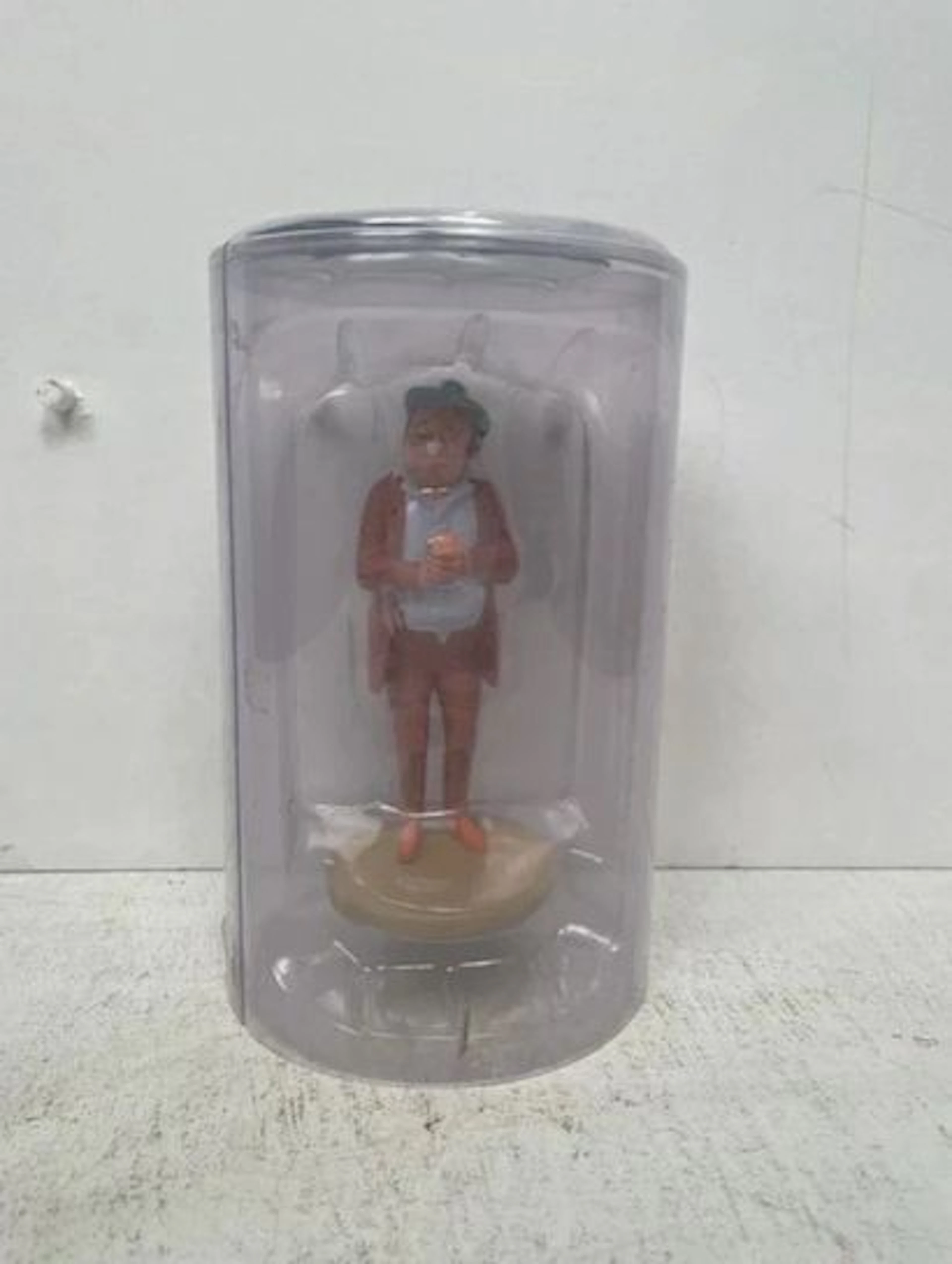 TINTIN (Hergé) - Figurine résine 12 cm : Oliveira da Figueir - Lot 252