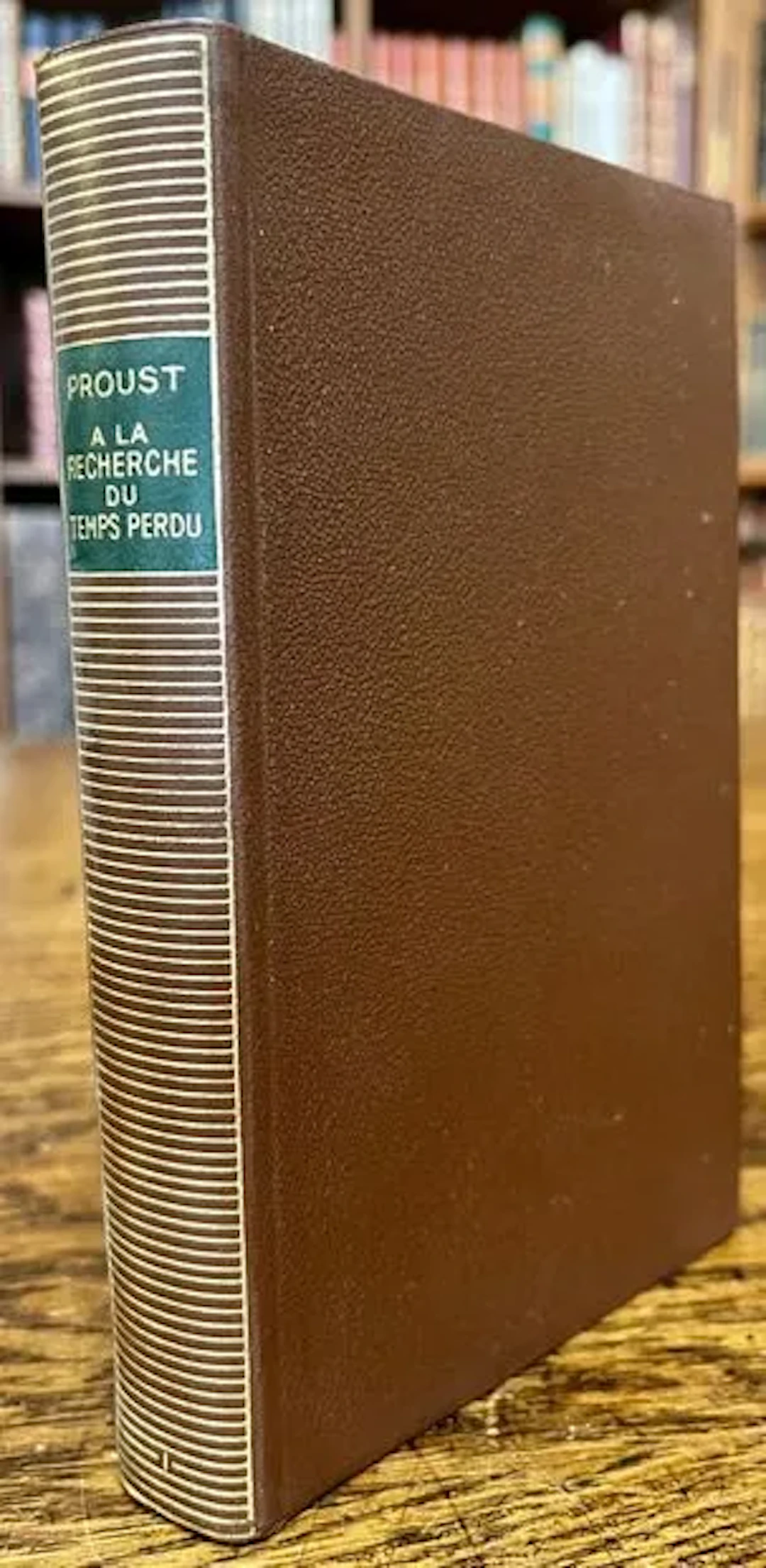 PROUST — À LA RECHERCHE DU TEMPS PERDU, TOME I — PLÉIADE — 1 - Lot 238