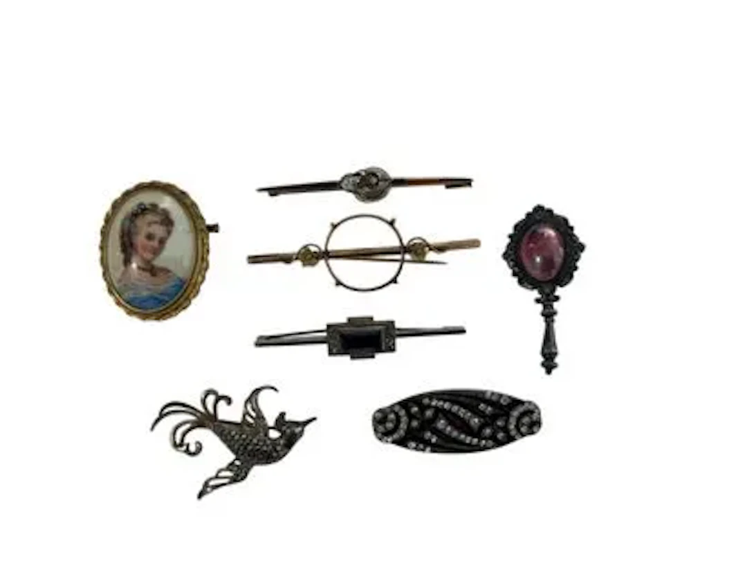 BROCHES - Lot 234