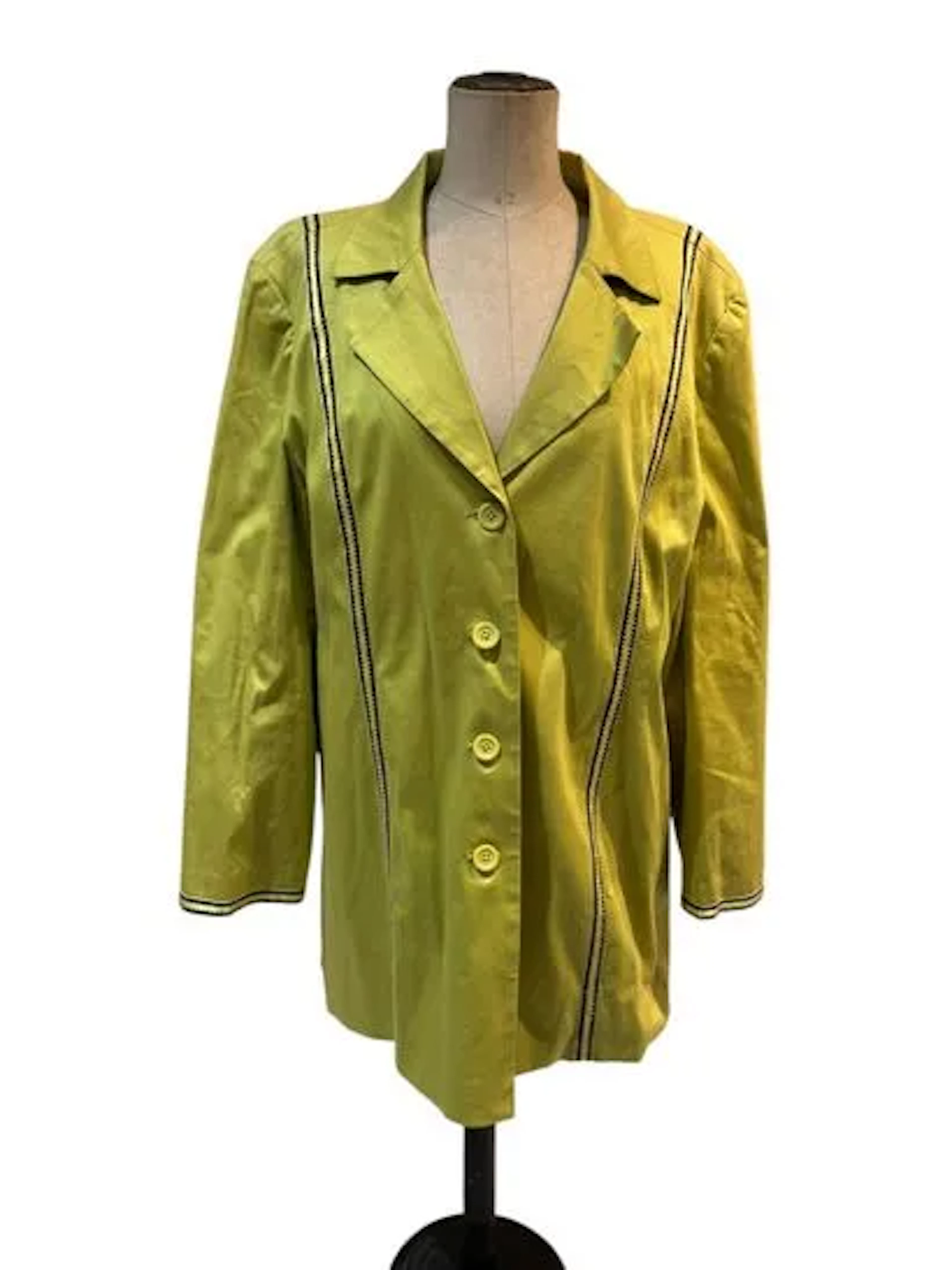 GOOD CLOTHES - Lot 402