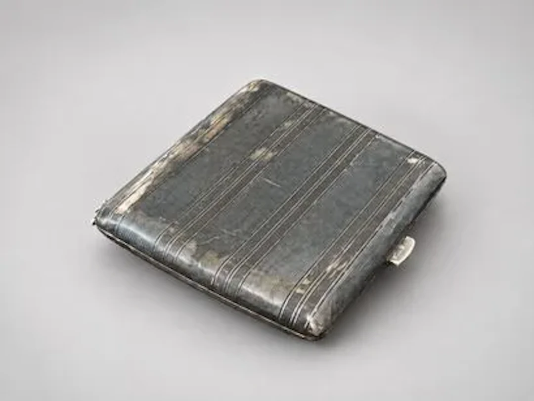 ÉTUI À CIGARETTES EN ARGENT, ANNÉES 30 - Lot 289