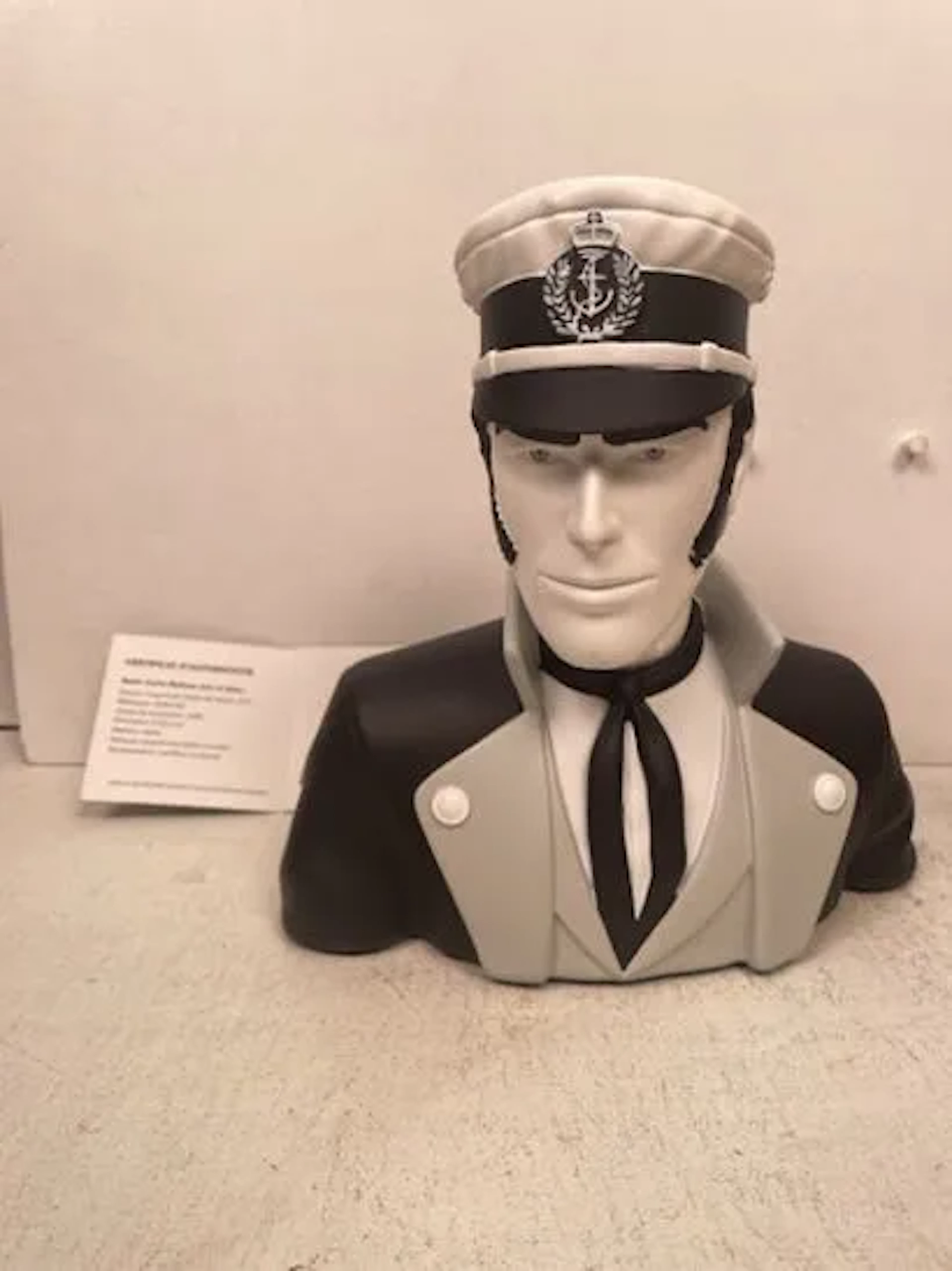 "Corto Maltese Black and White" Resin Bust - Fable of Venice - Lot 65