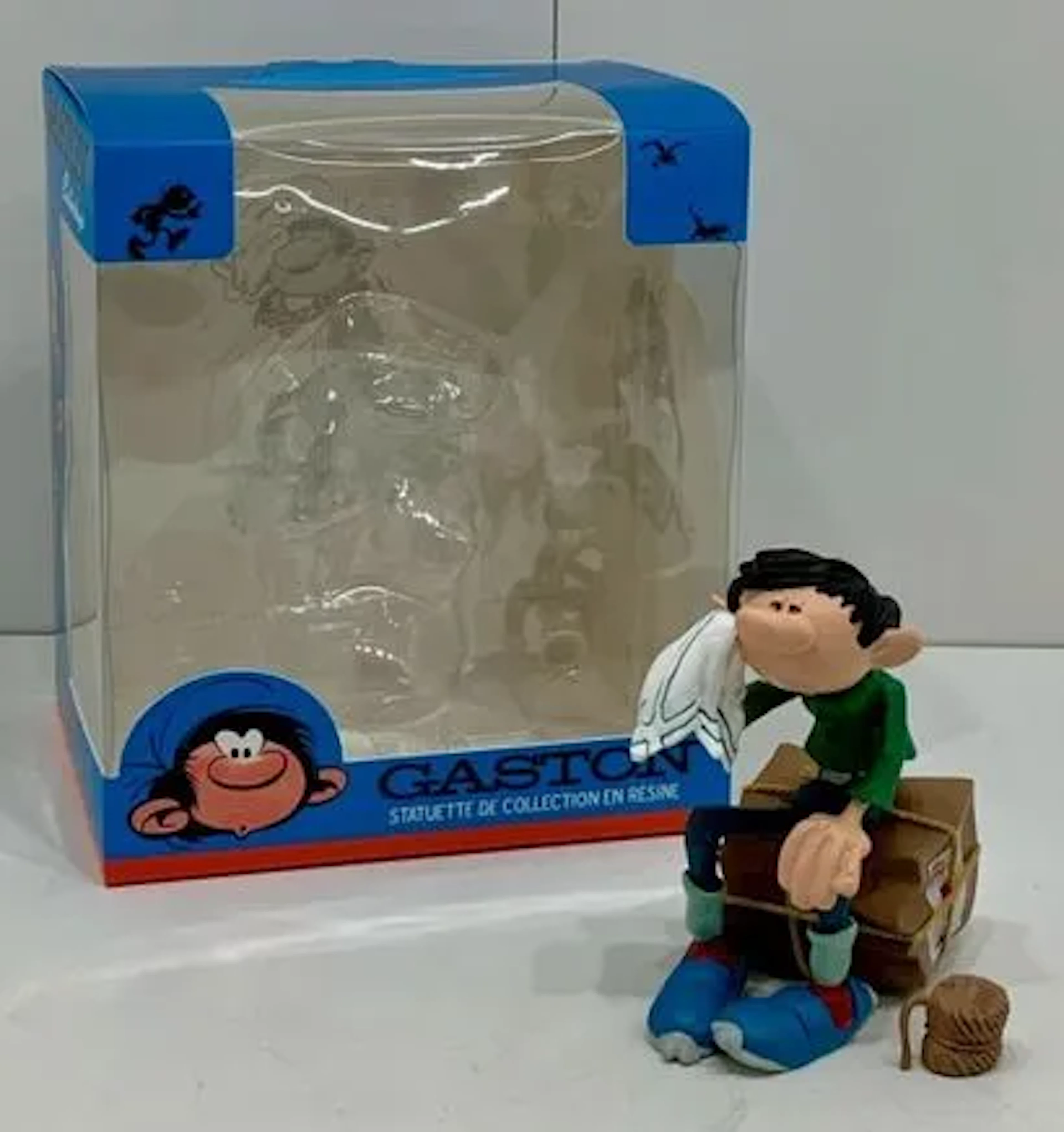 Gaston Lagaffe sur sa caisse - Resin figurine 12 cm - Lot 71