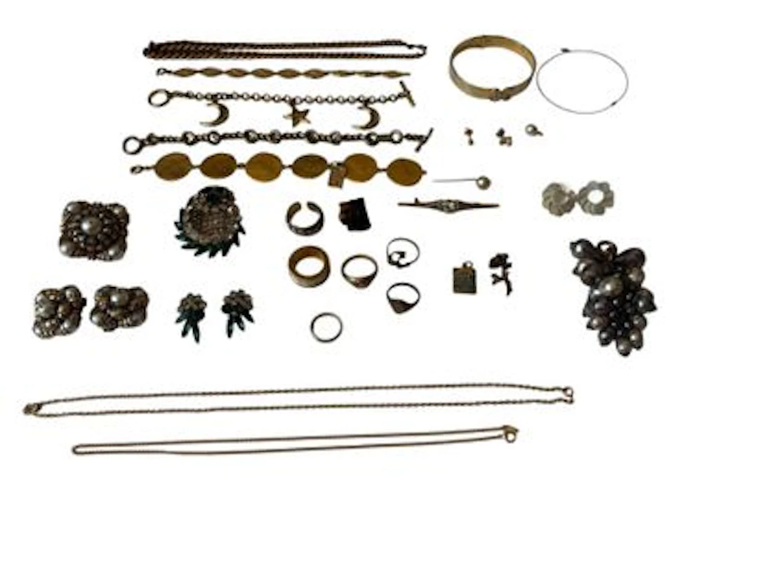 JEWELRY SET - Lot 280