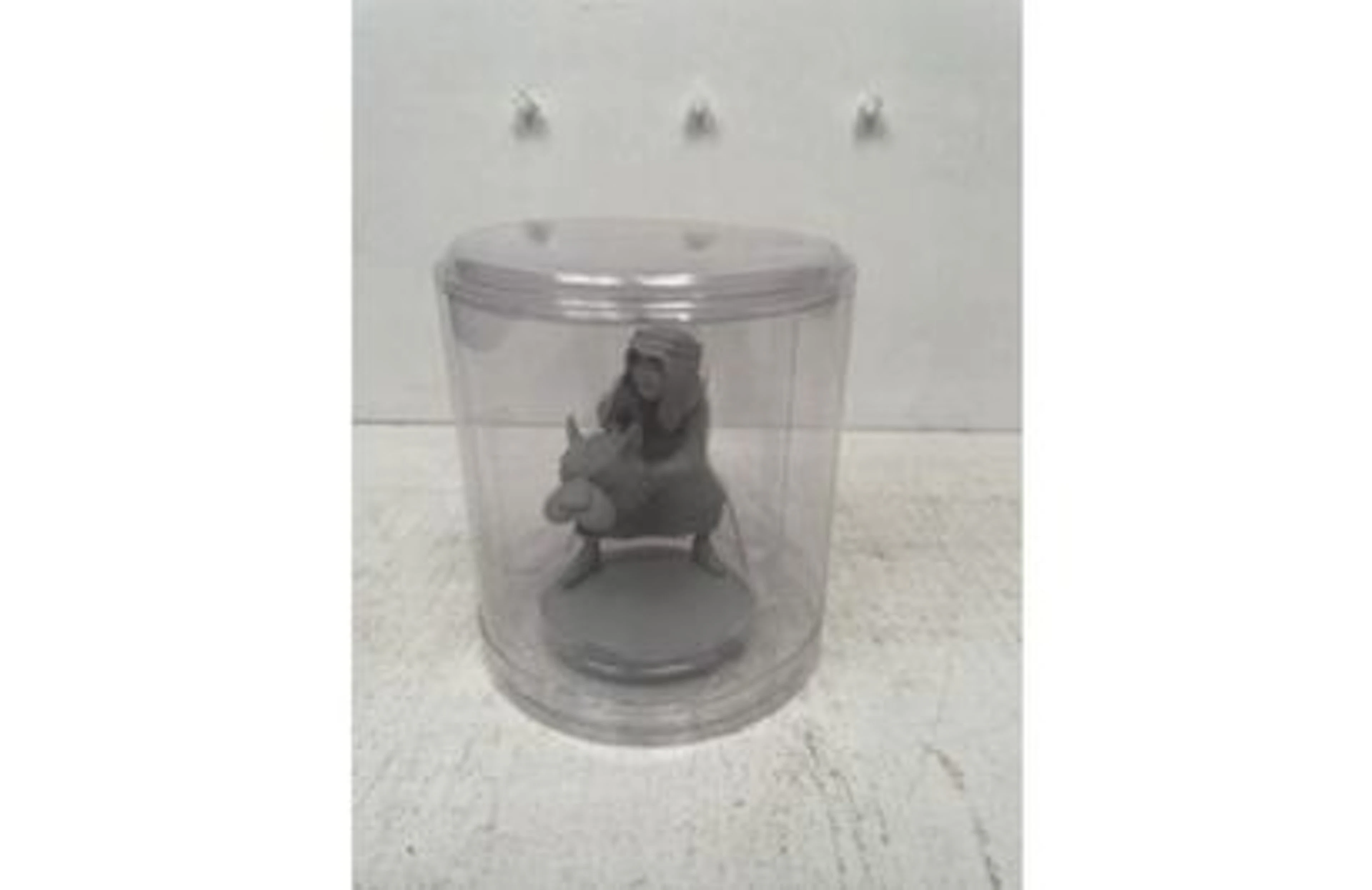 Gray Monochrome Figurine - Tintin and Snowy in the Desert - - Lot 241