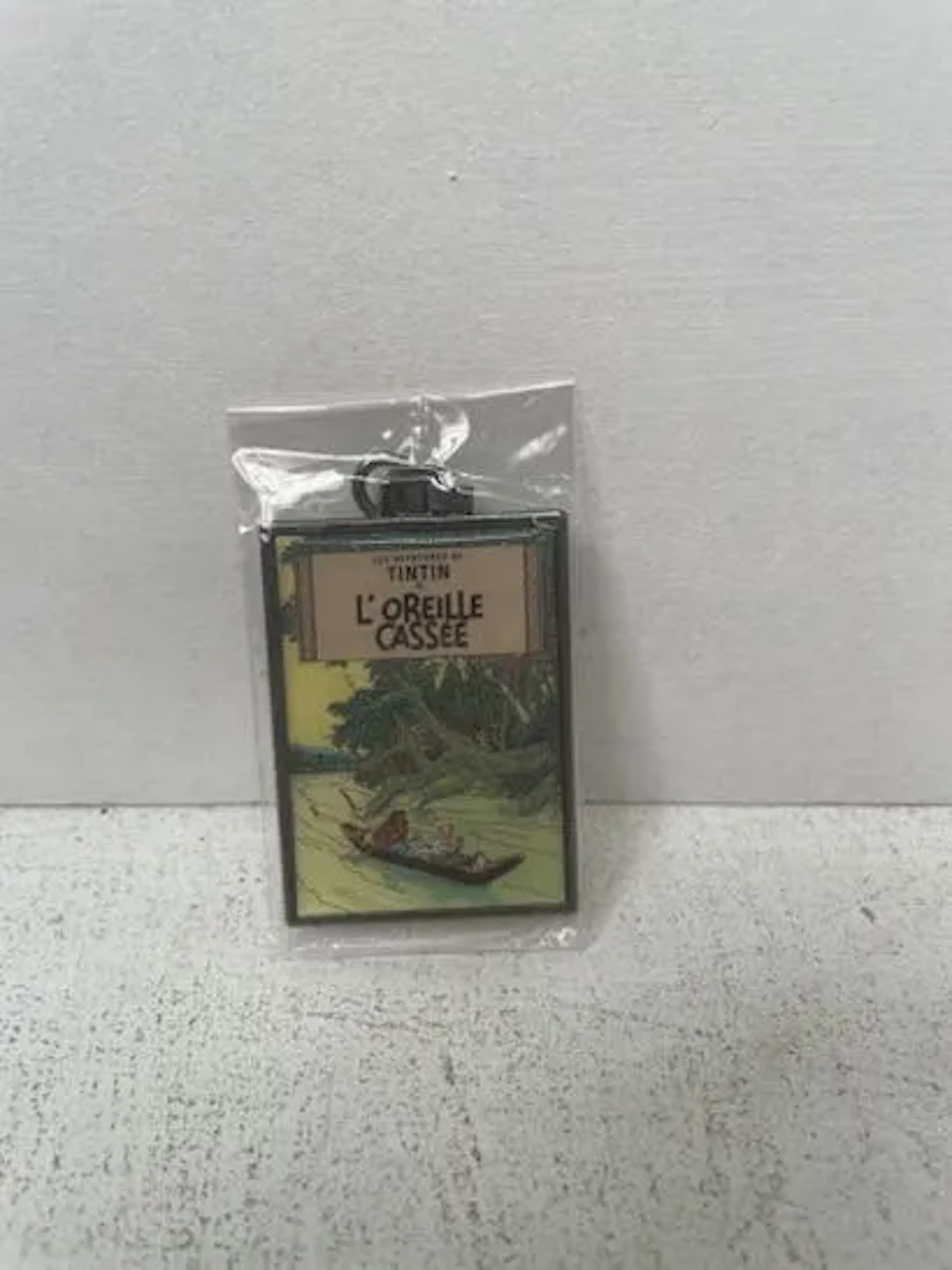 Collectible Metal Keychain - Tintin "The Broken Ear" - Album - Lot 253