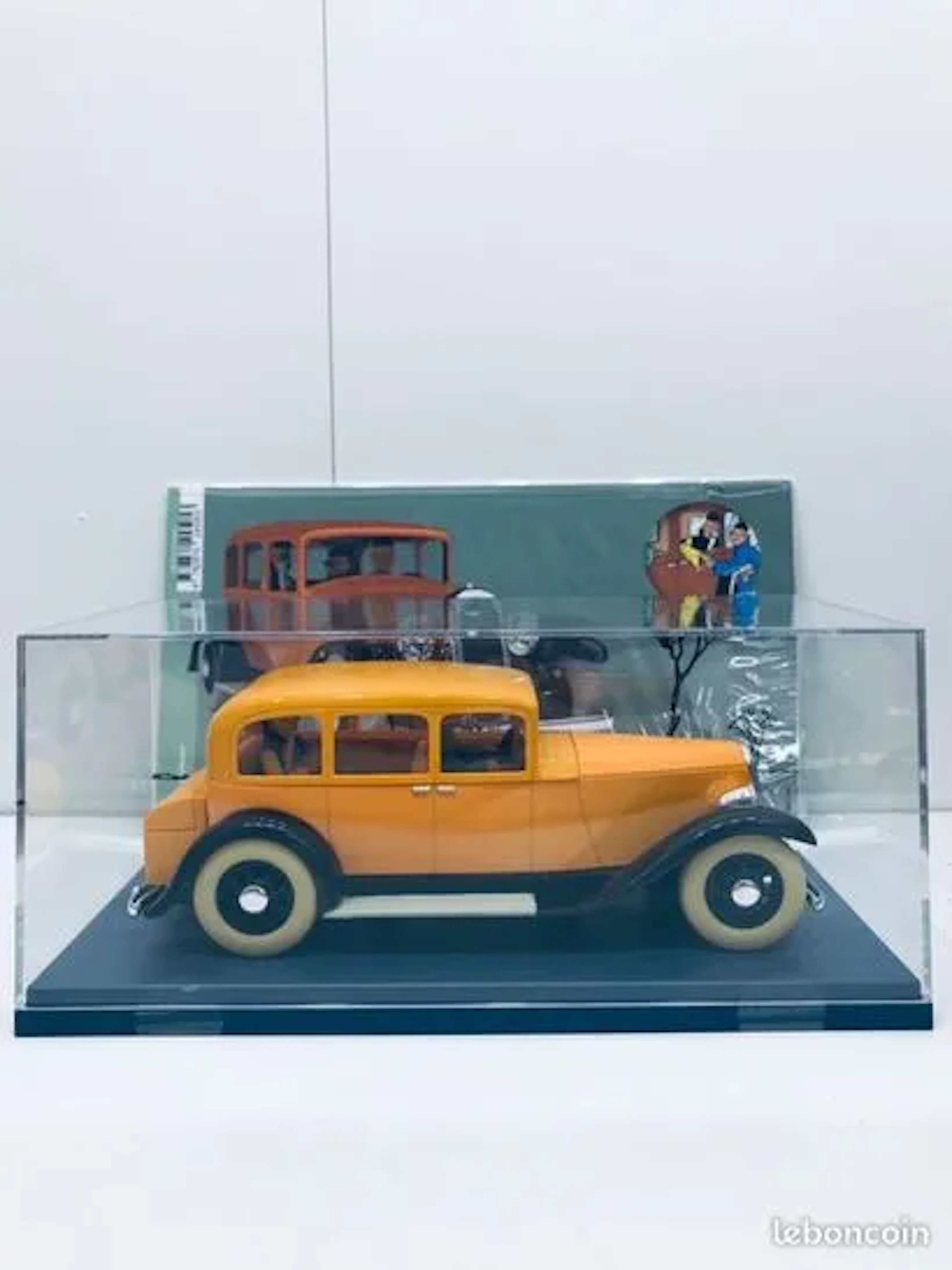 Voiture Tintin N°68 - La Voiture de Wang Jen Ghié - Lot 182
