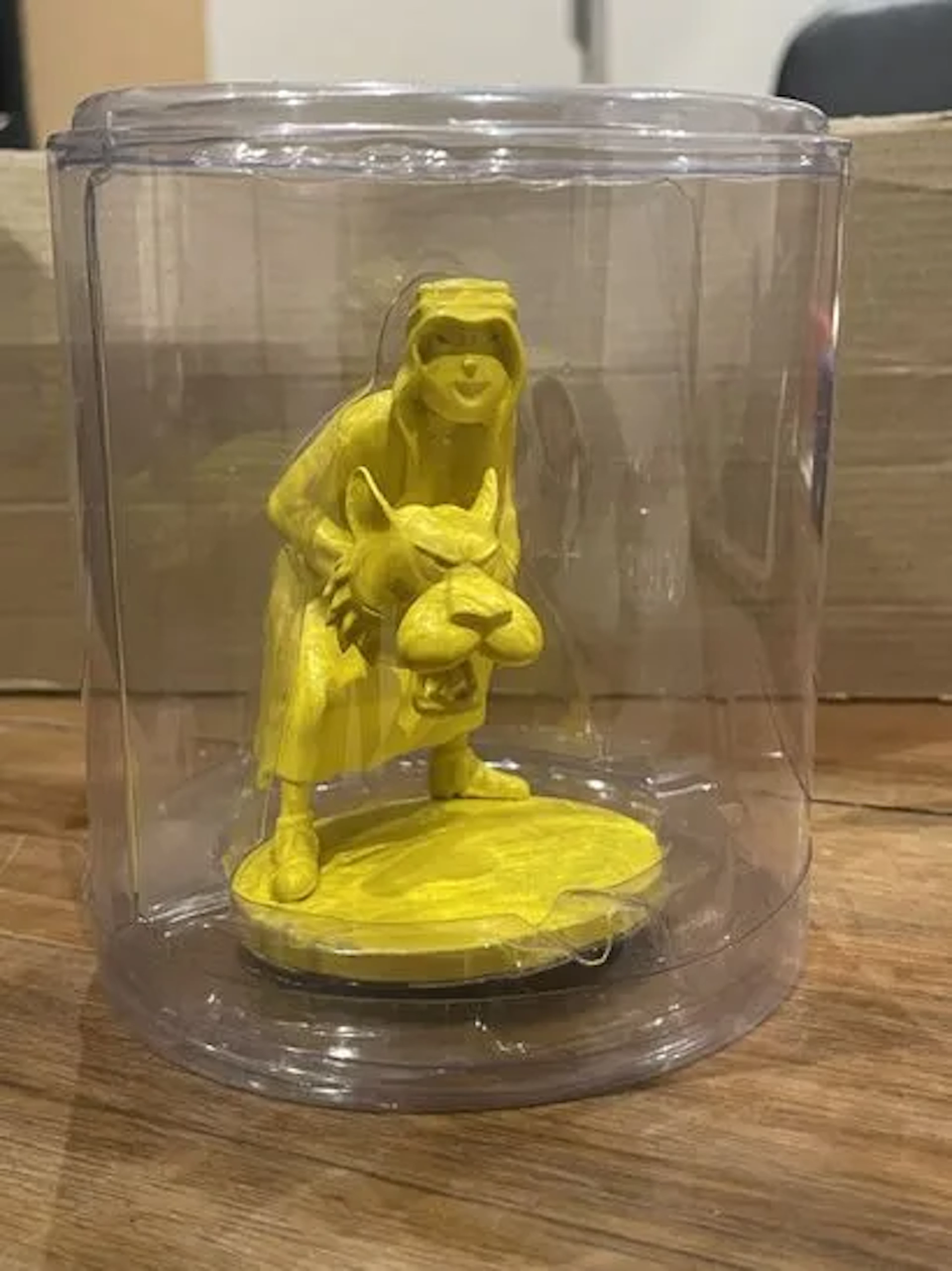 Yellow Monochrome Figurine - Tintin and Snowy in the Desert - Lot 285