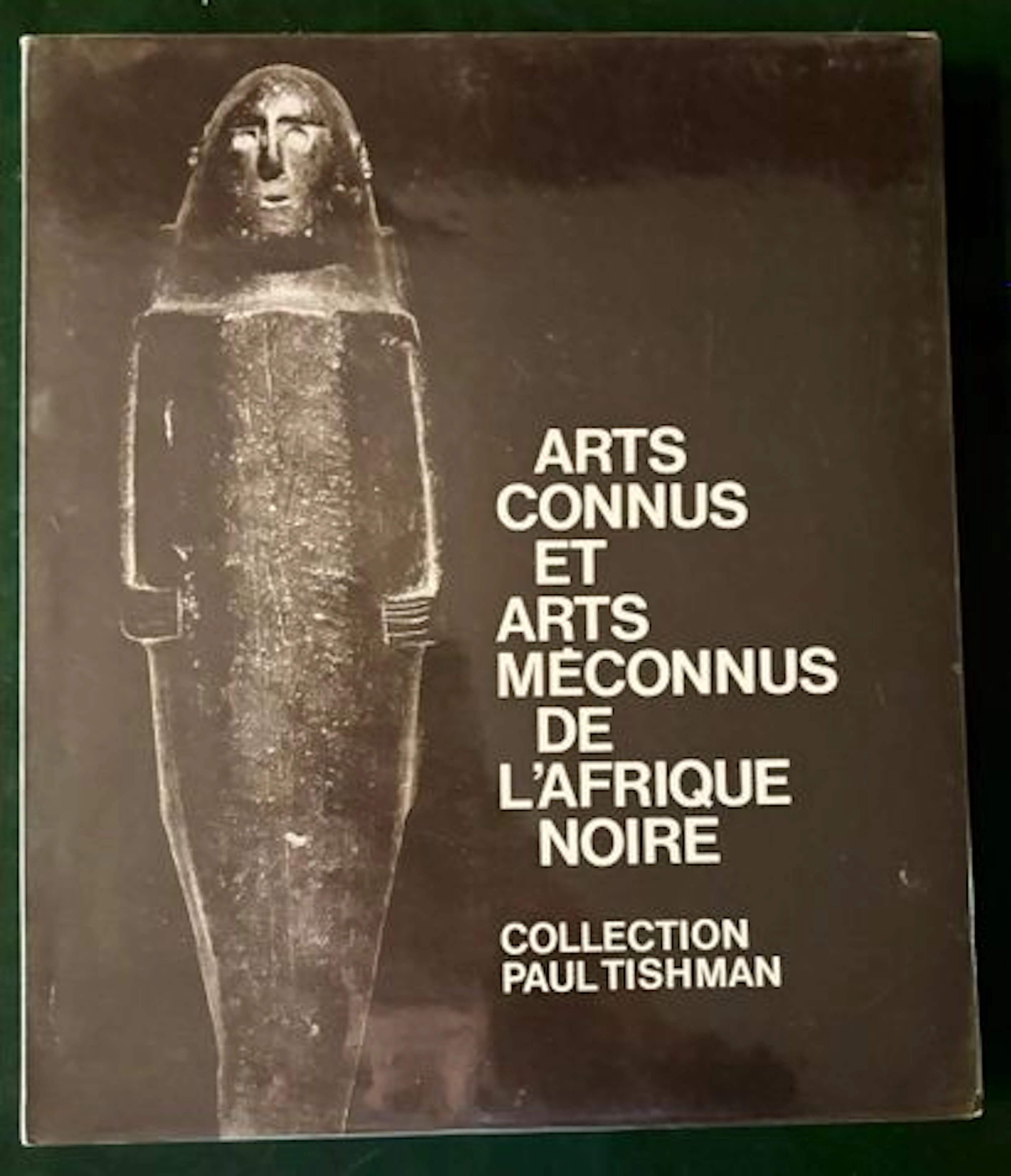 WELL-KNOWN AND LESSER-KNOWN ARTS OF BLACK AFRICA - Lot 11