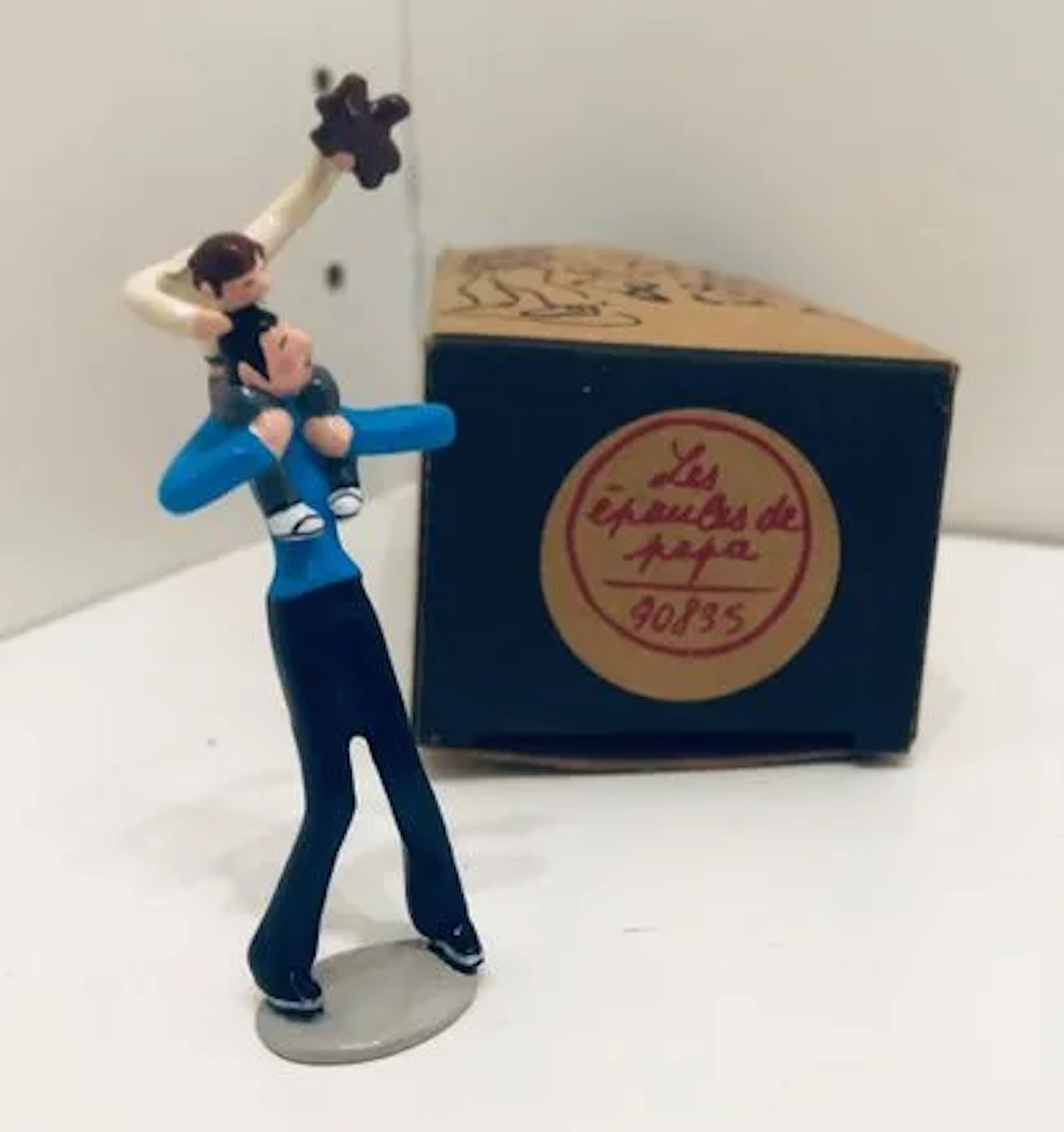 90835 Pixi - Parisian Life: Daddy's Shoulders - Limited edit - Lot 173