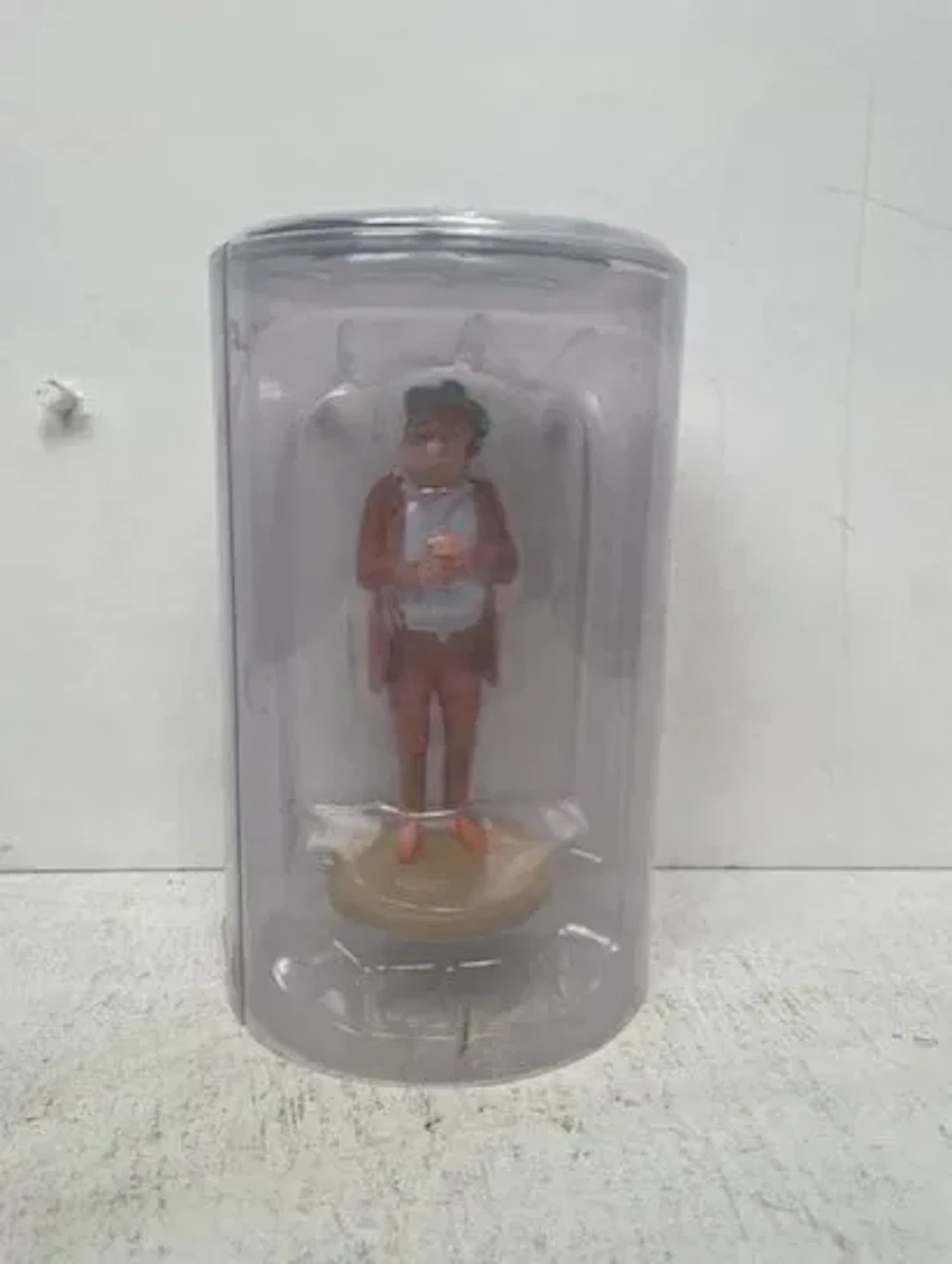 TINTIN (Hergé) - Figurine résine 12 cm : Oliveira da Figueir - Lot 252