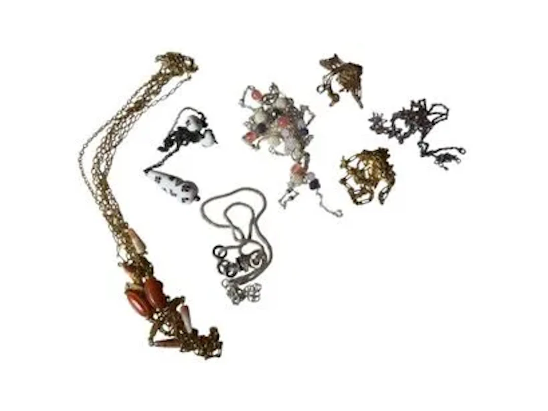 NECKLACES - Lot 231