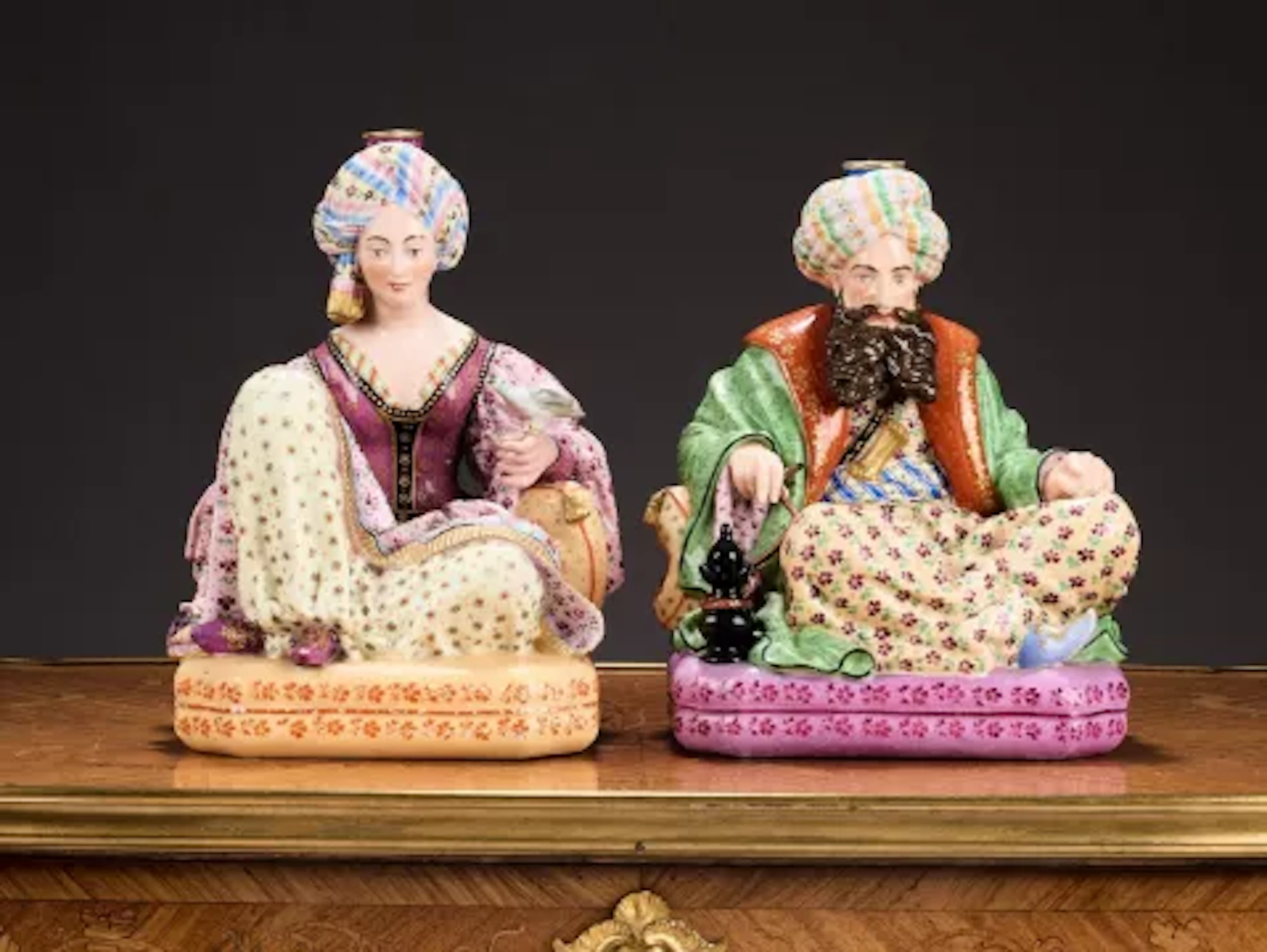 JACOB PETIT: A PAIR OF PARIS PORCELAIN SCENT BOTTLES MODELLED AS A