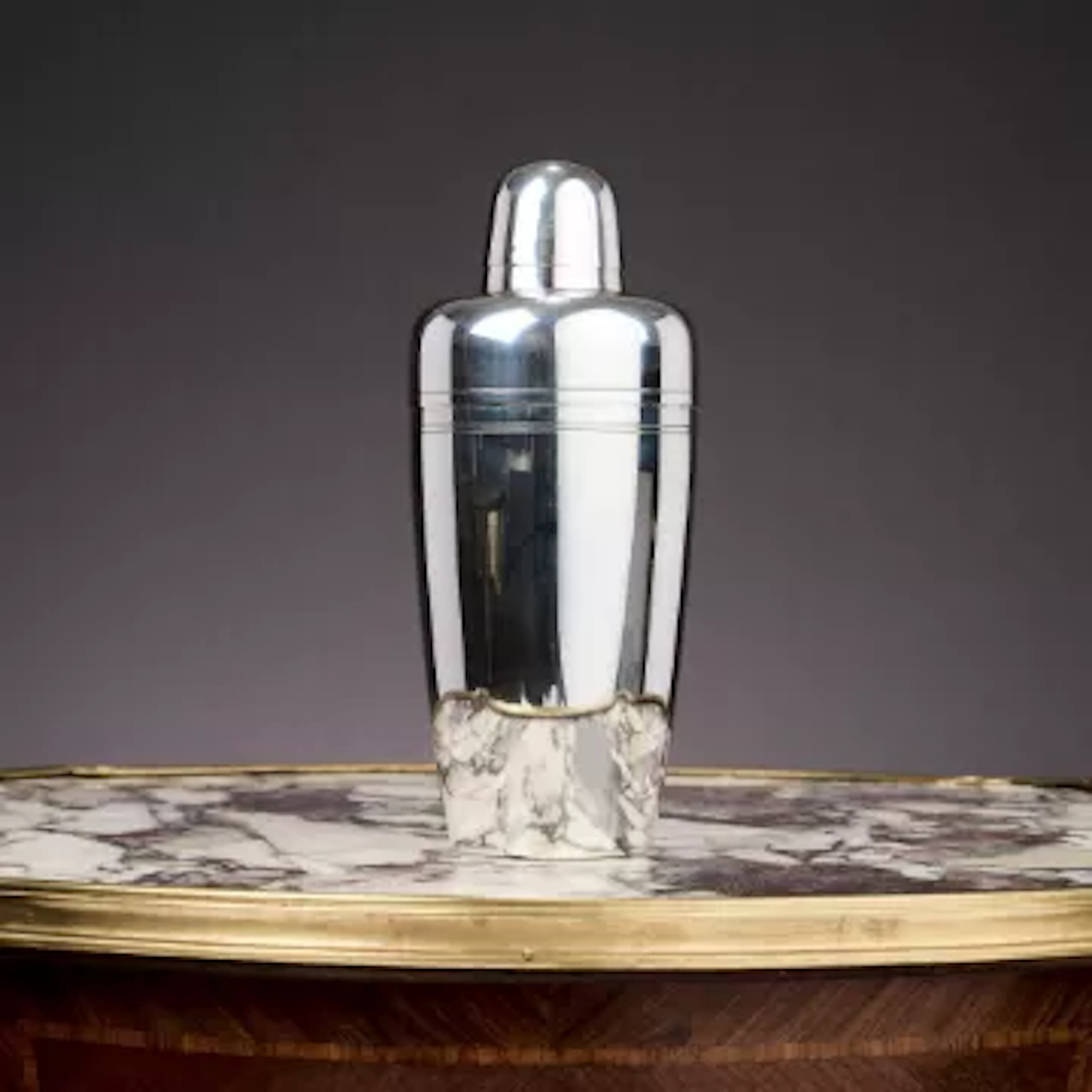 TIFFANY & CO: A 1920'S STERLING SILVER COCKTAIL SHAKER