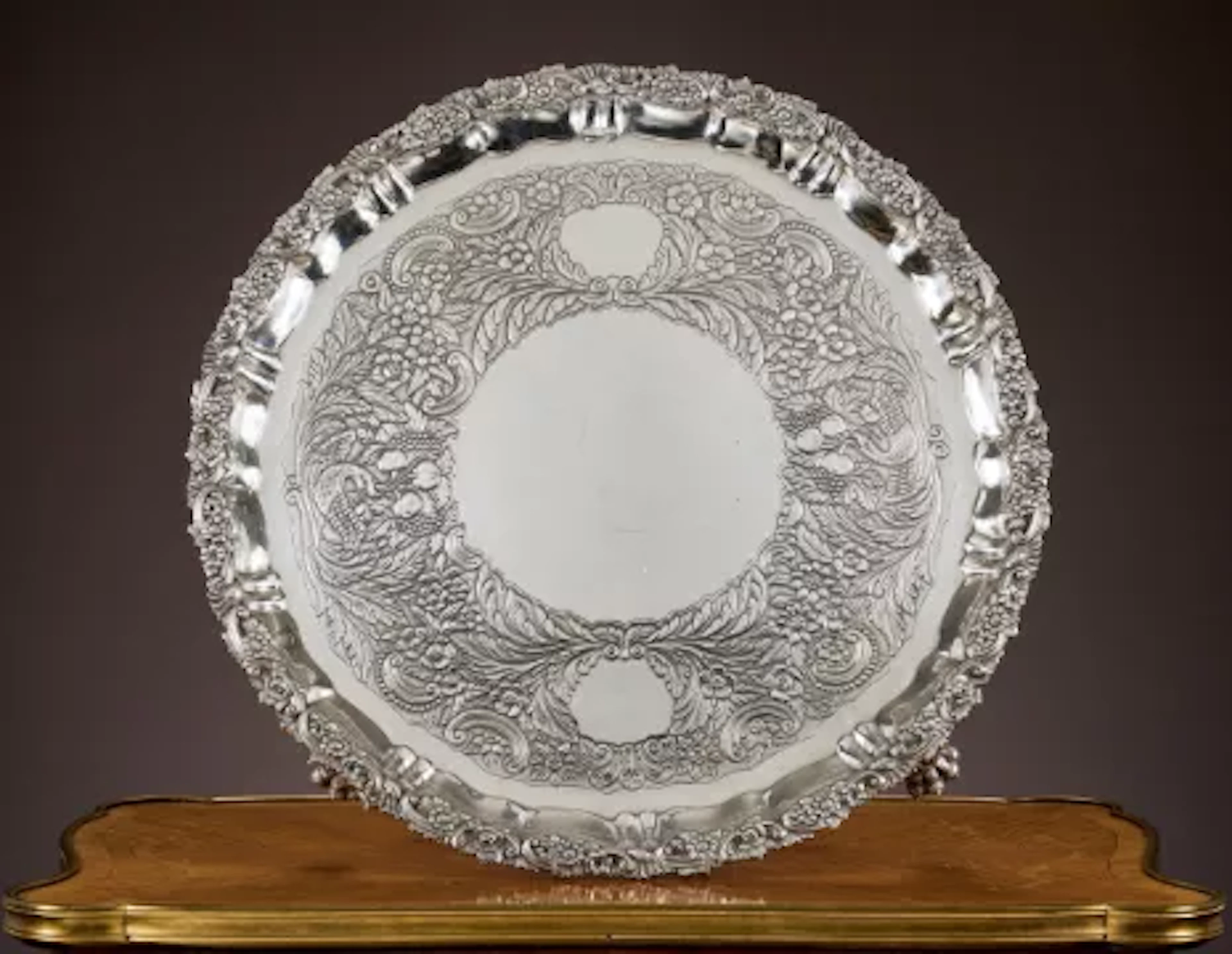 A FINE IRISH STERLING SILVER SALVER, DUBLIN, C 1829, JAMES LE BAS