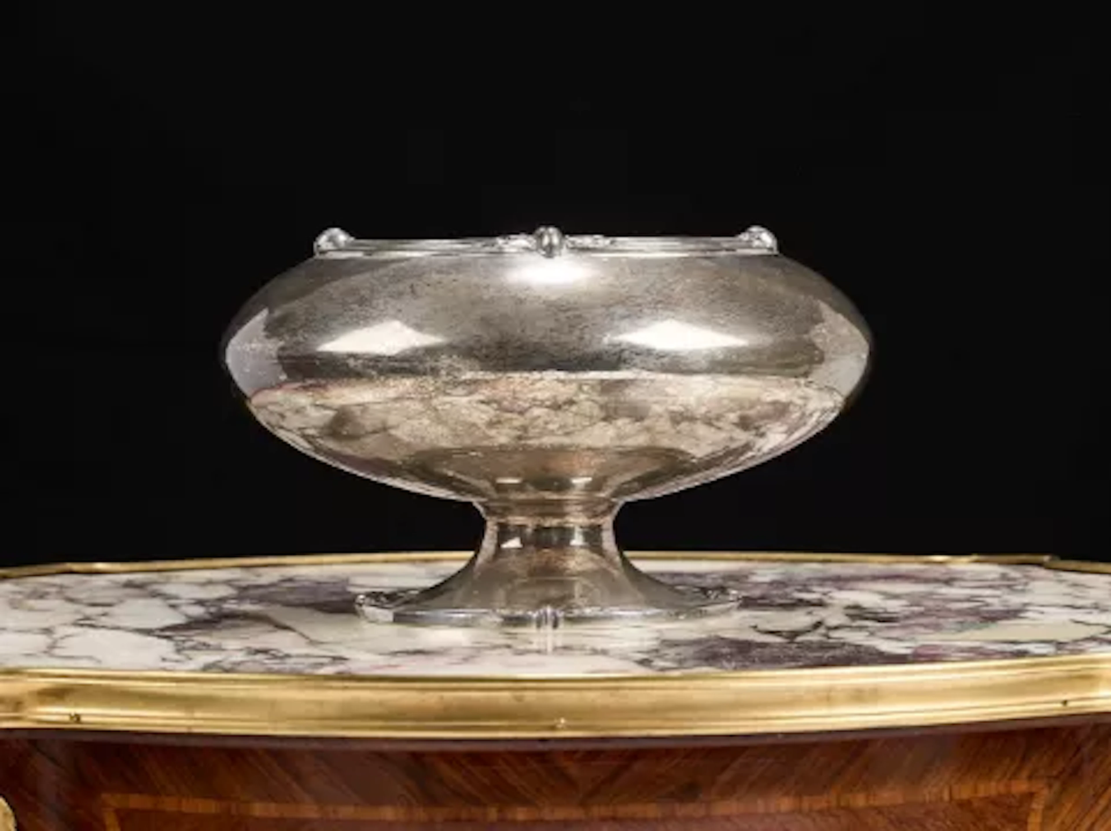 AN EARLY 20TH CENTURY STERLING SILVER BOWL, LONDON, 1904