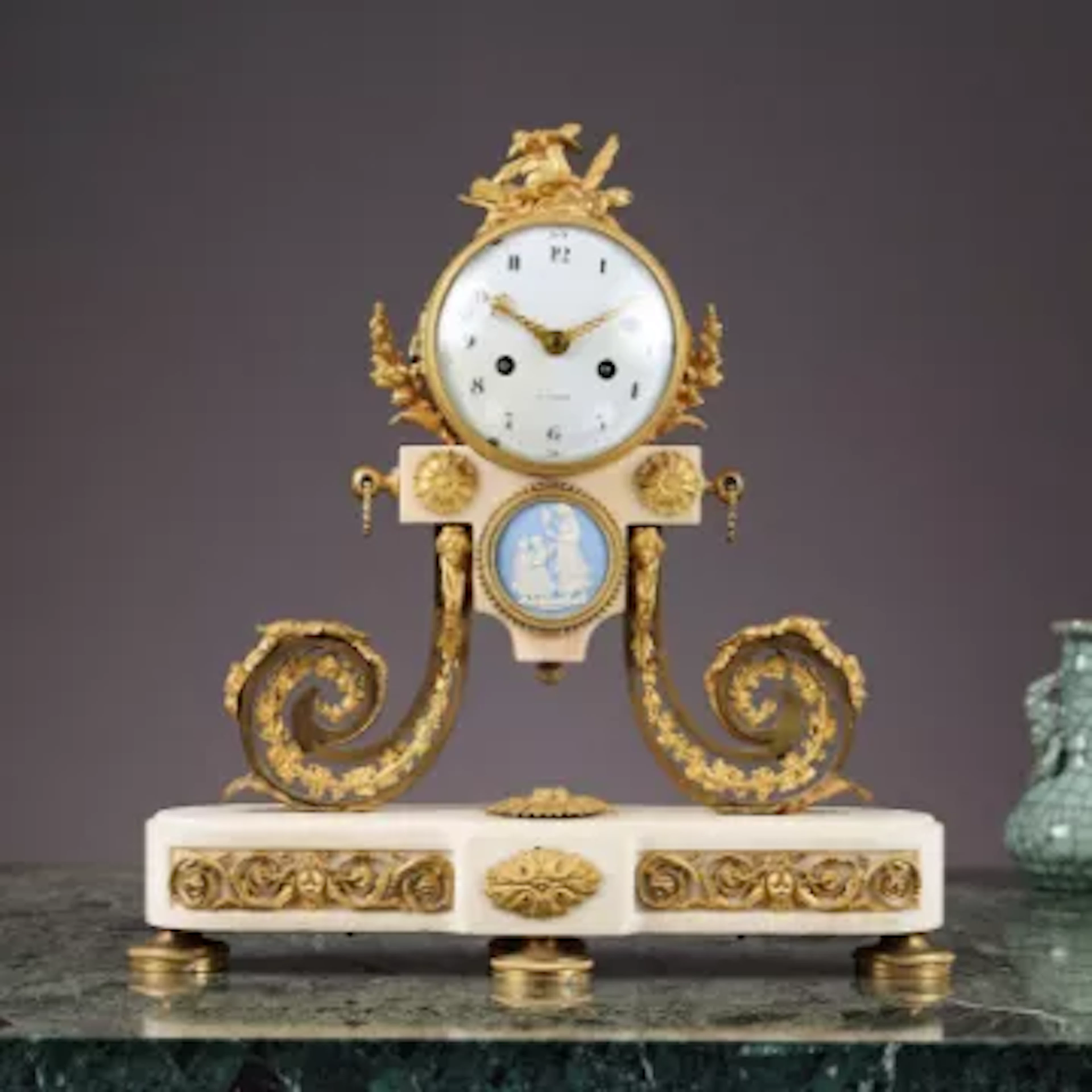 A FINE LATE 18TH CENTURY FRENCH GILT BRONZE AND MARBLE PORTICO CLOCK