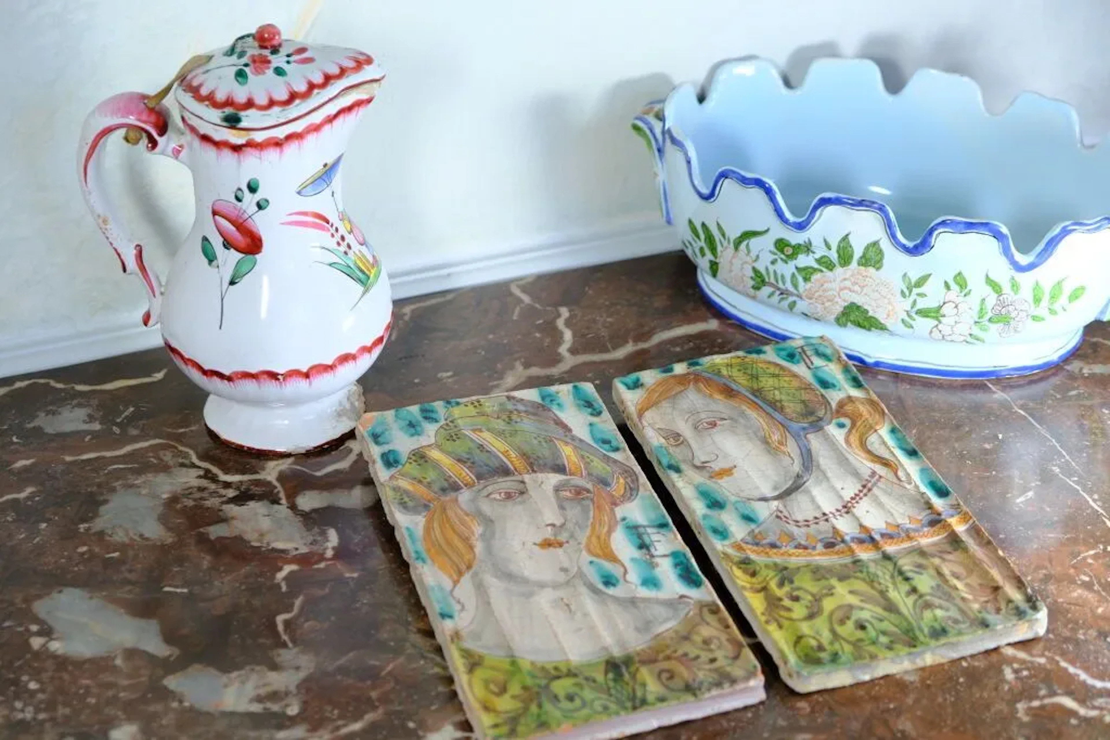 Mixed lot consisting of: - an Eastern-style earthenware teapot decorated