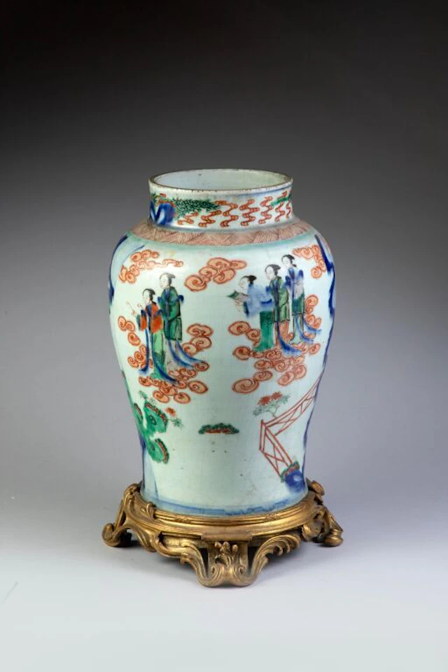 CHINA. Porcelain baluster vase with polychrome Wucai decoration depicting
