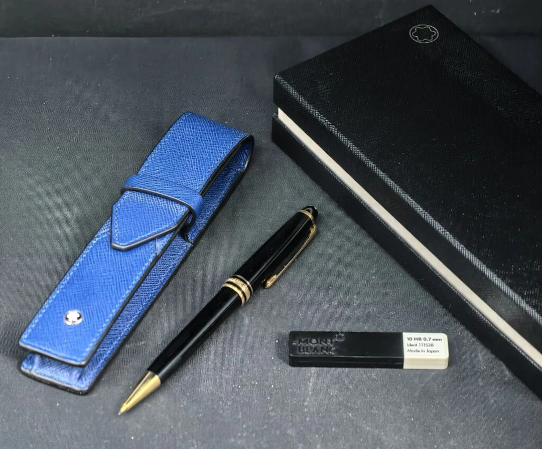 MONTBLANC. Critérium Mont Blanc-Meisterstück, black and gold. Stored