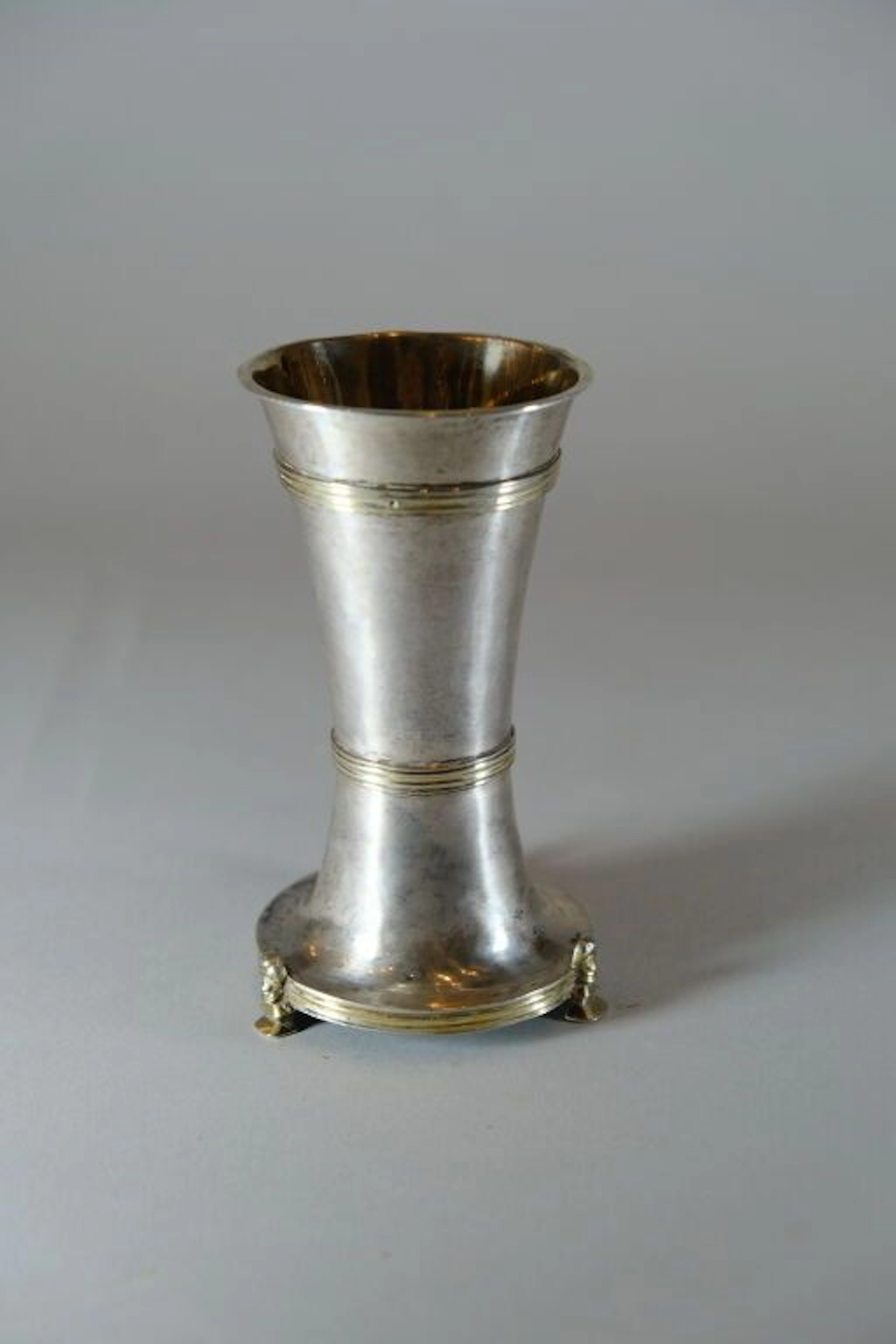 800/1000 silver goblet, with a swan export hallmark, featuring a molded