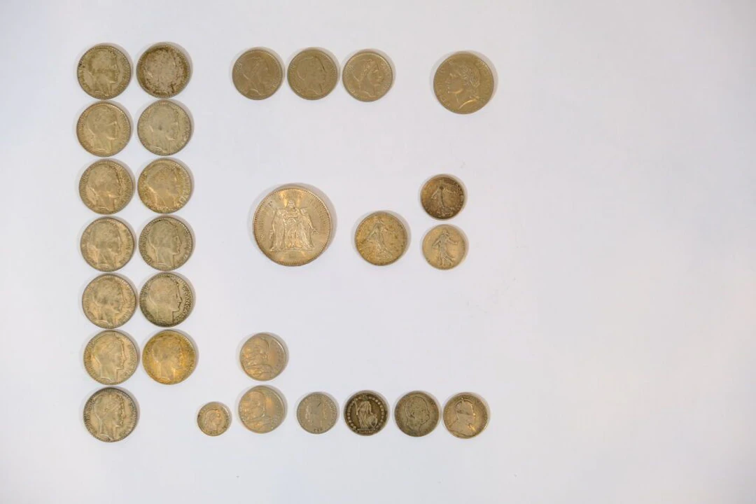 [FRANCE; ITALY; SWITZERLAND; CANADA]. Set of silver coins including:
