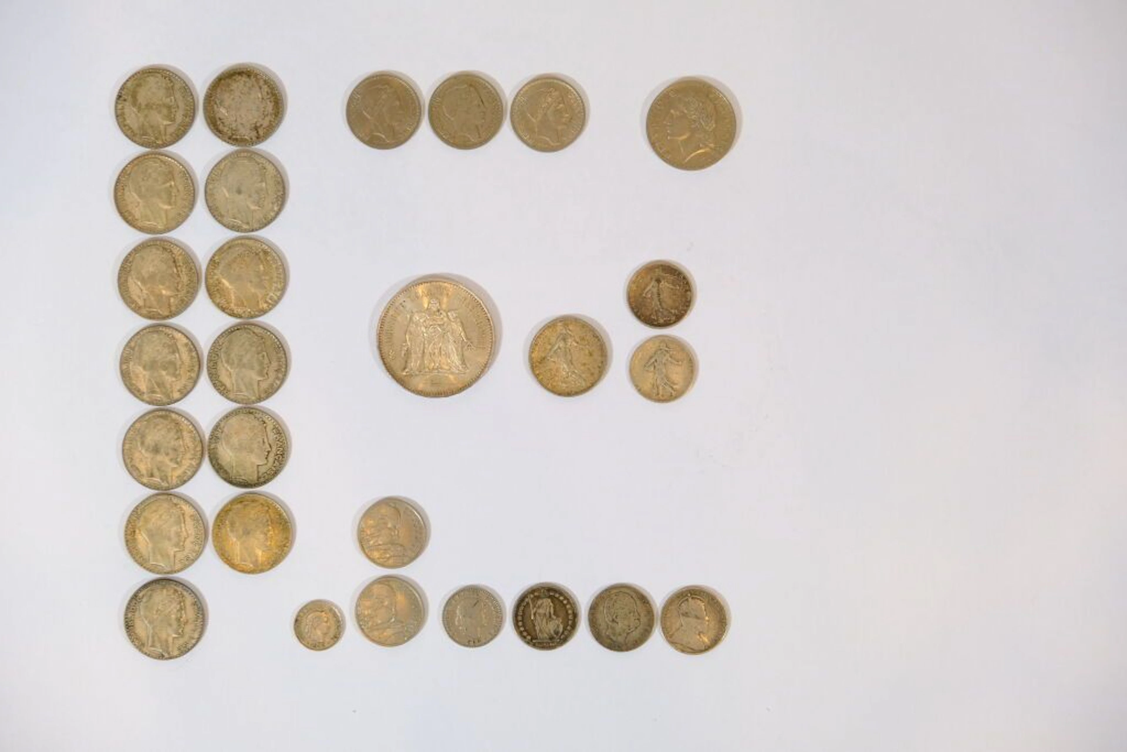 [FRANCE; ITALY; SWITZERLAND; CANADA]. Set of silver coins including:
