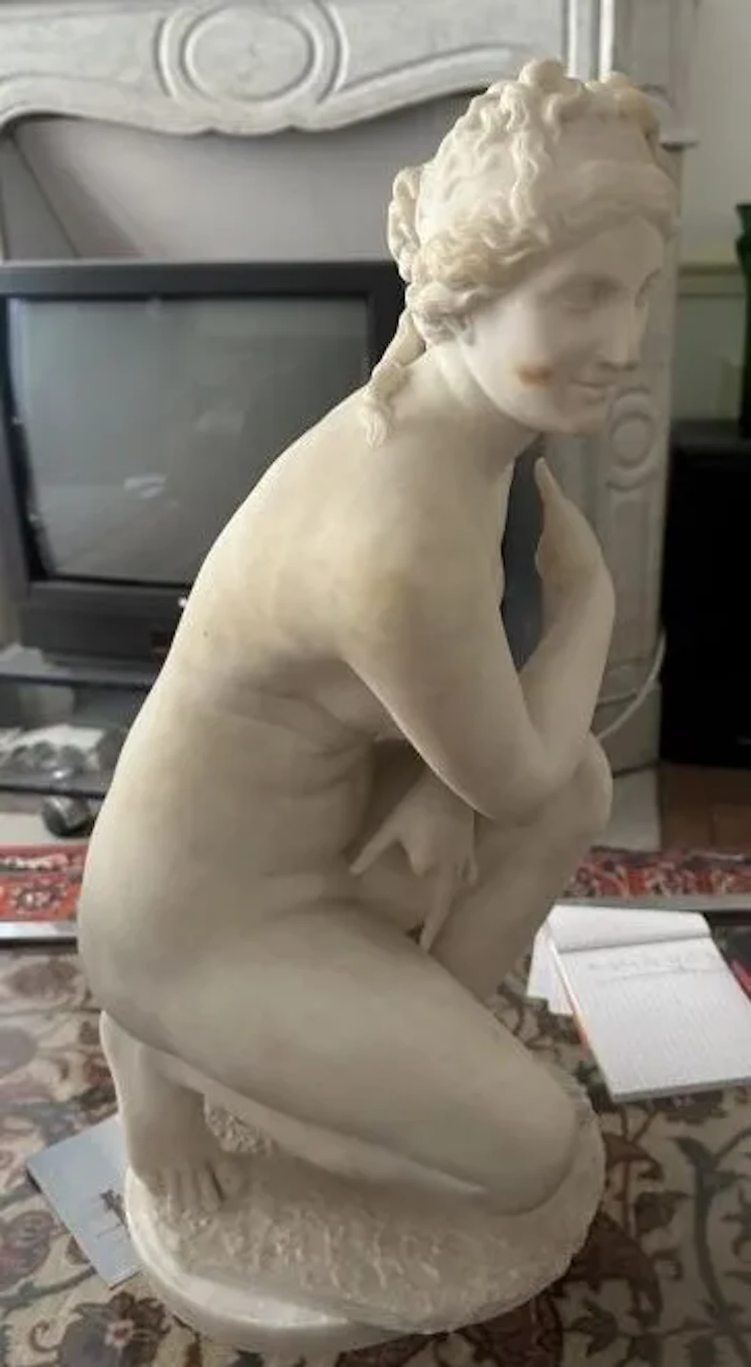 After Pietro BAZZANTI (1825–1895). Crouching Venus. Alabaster sculpture.